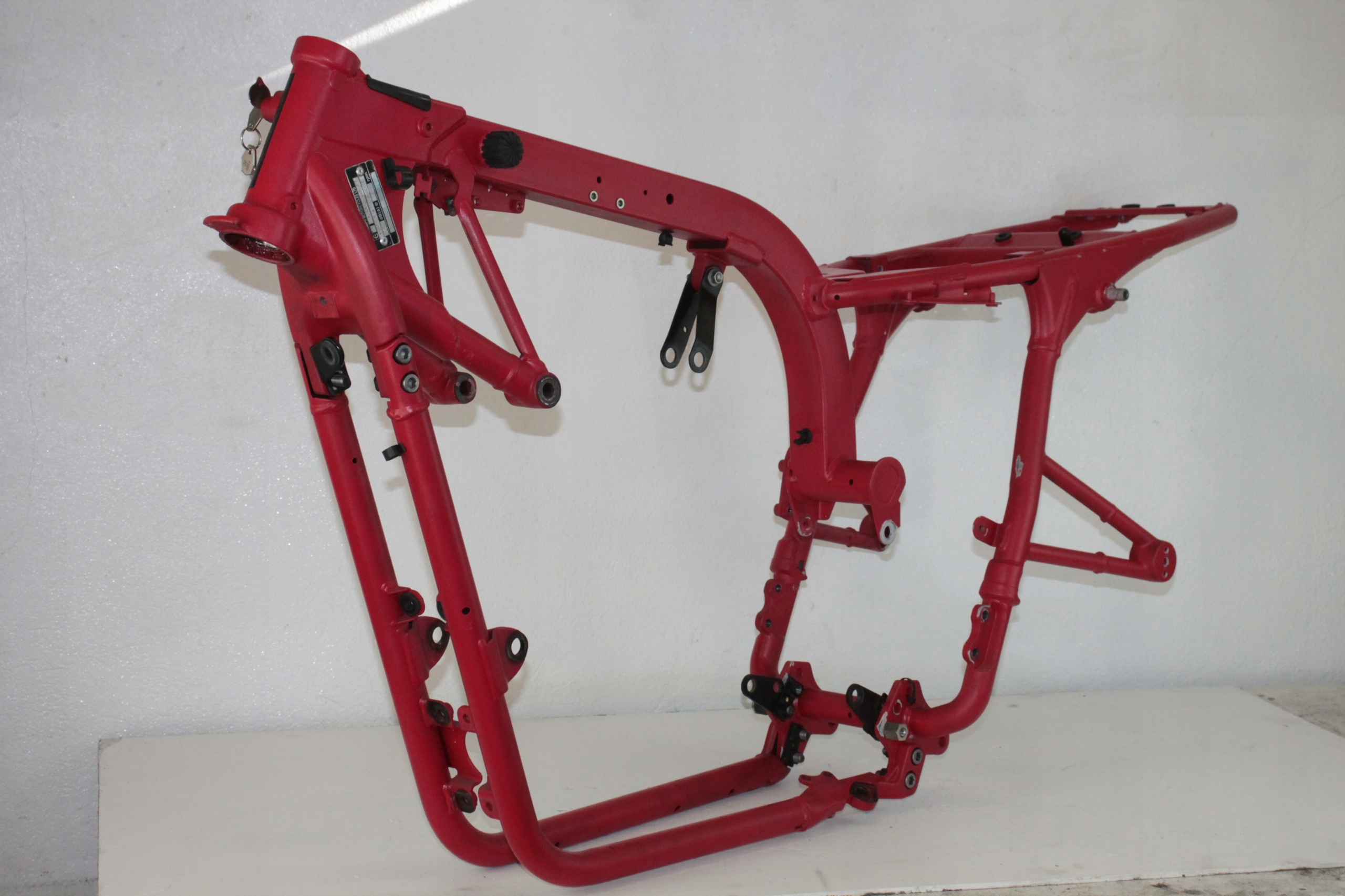 065 - TRIUMPH BONNEVILLE SE 900 РАМКА З ДОКУМЕНТАМИ