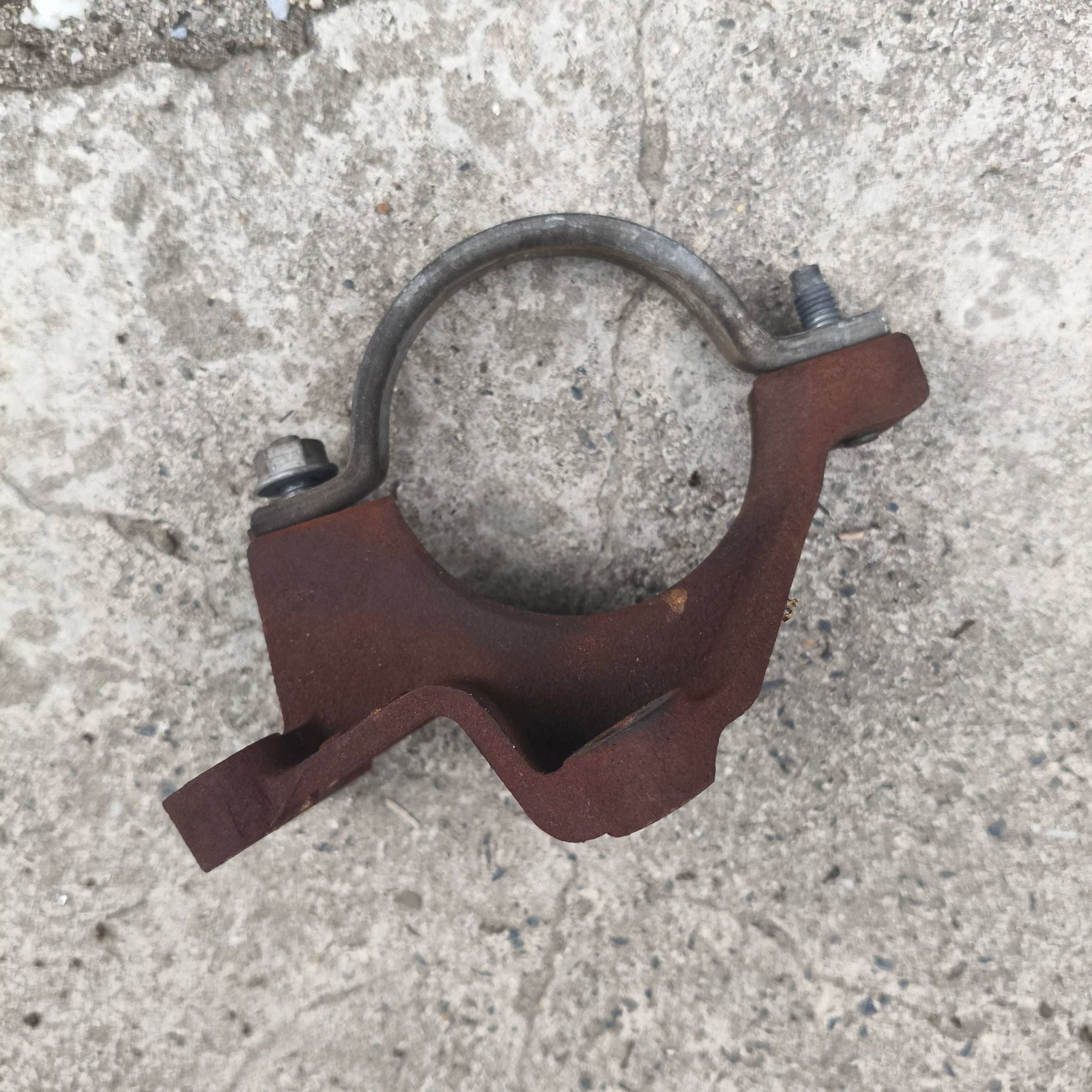 Support Support plaque Demi axe Ford Fiesta MK7 LIFT DIESEL 2016
