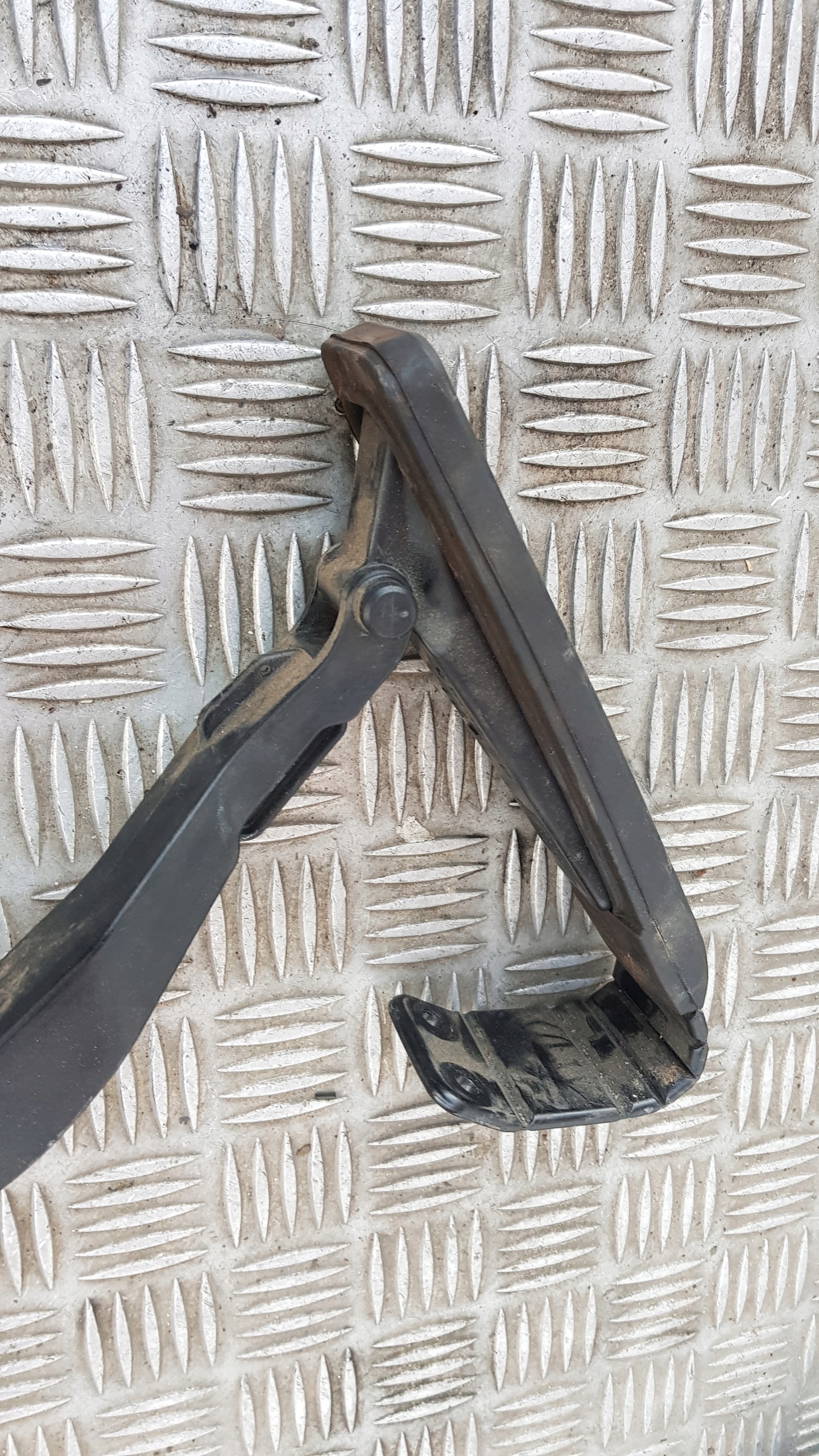 MERCEDES W208 accelerator pedal 2203010001