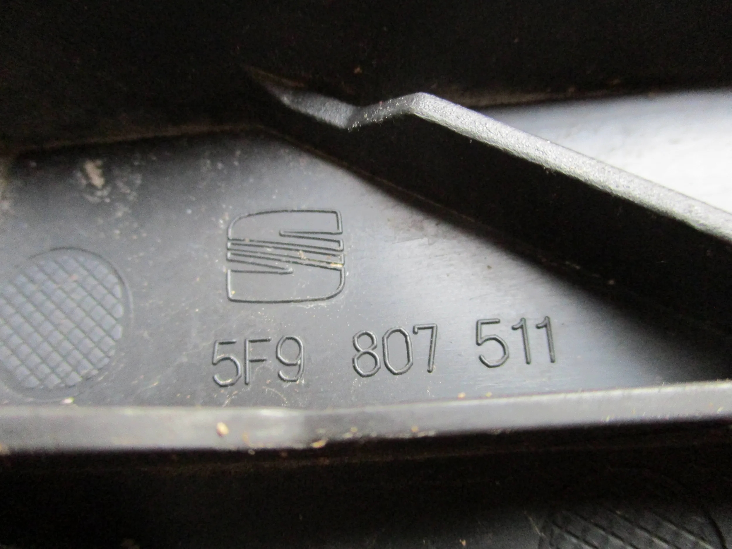 bumper bracket rear part SEAT LEON III KOMBI