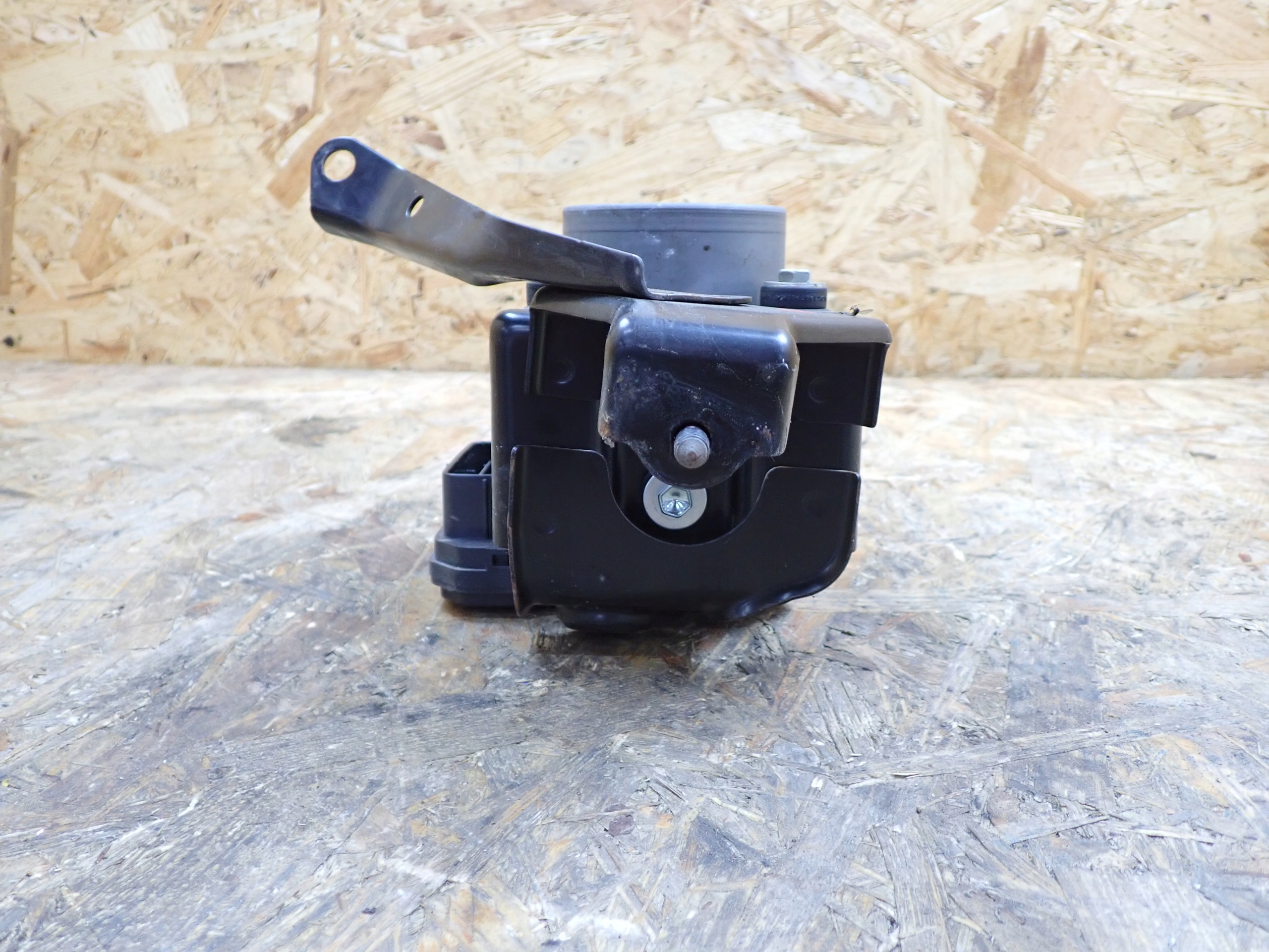 насос ABS lexus IS III 200T 300 с РЕСТАЙЛИНГ 2018 европа 89541-53440