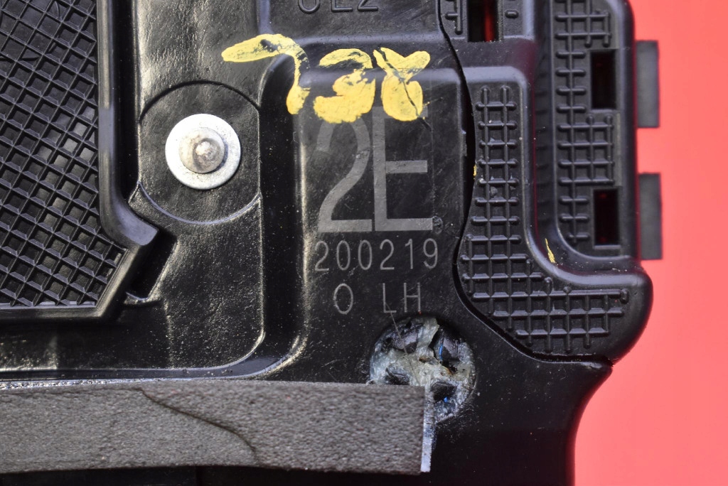 lock door left rear part rear TOYOTA COROLLA E21 KOMBI 18-25