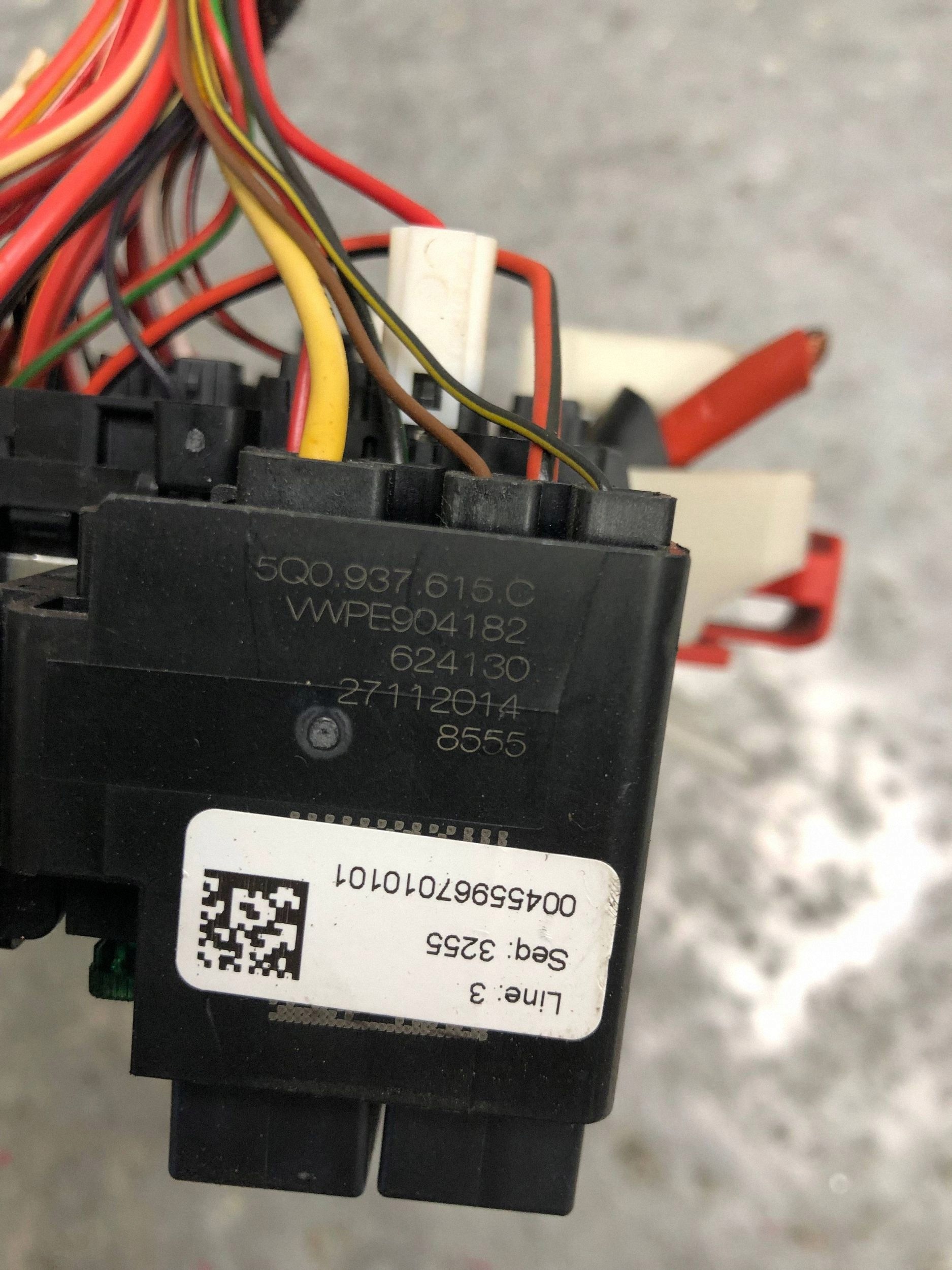 Module fusibles VW GOLF VII KOMBI 5Q0937615C