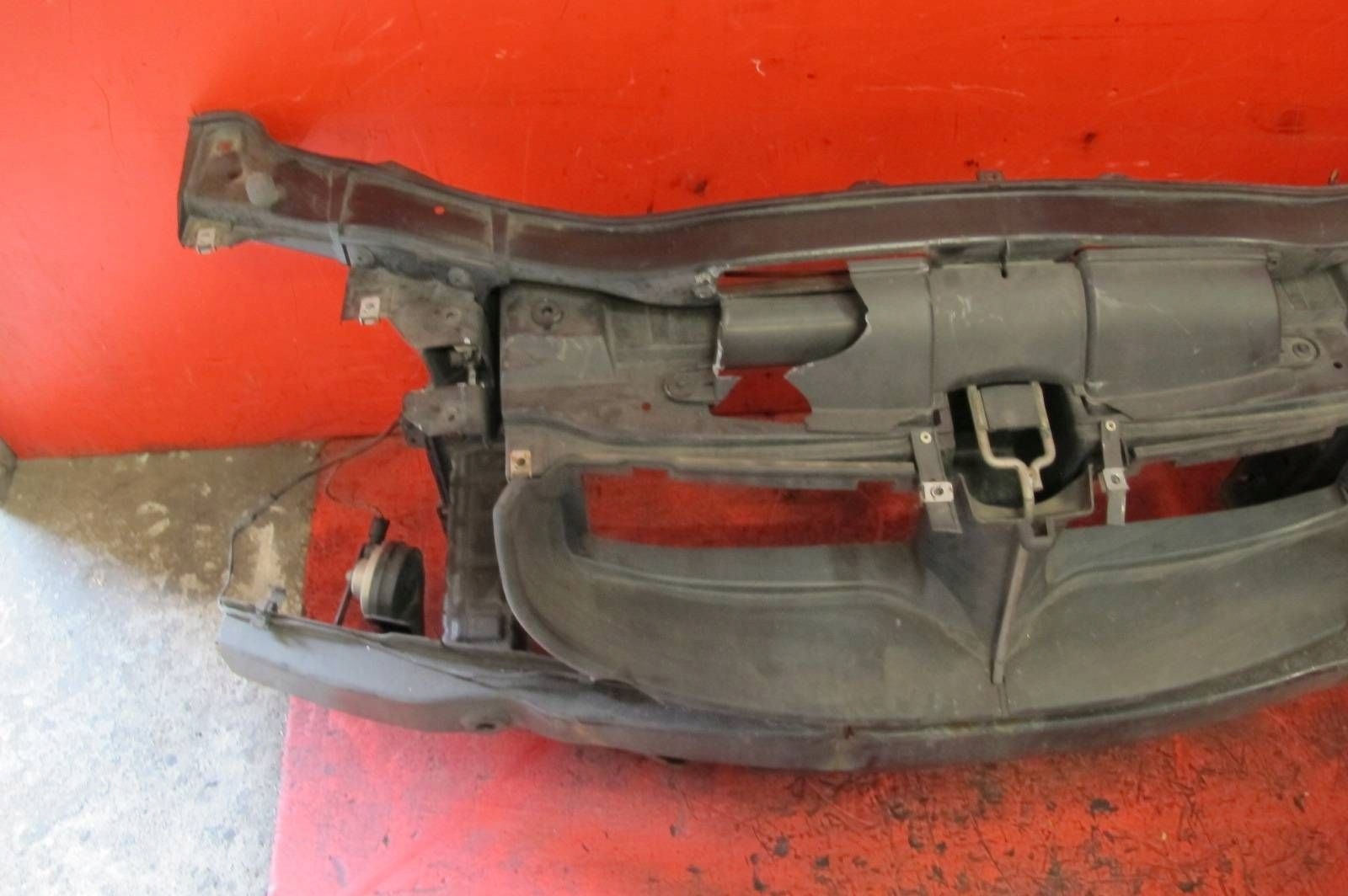 BMW 3 E90 E91 LIFT LCI support panel for radiators pillar bumper support