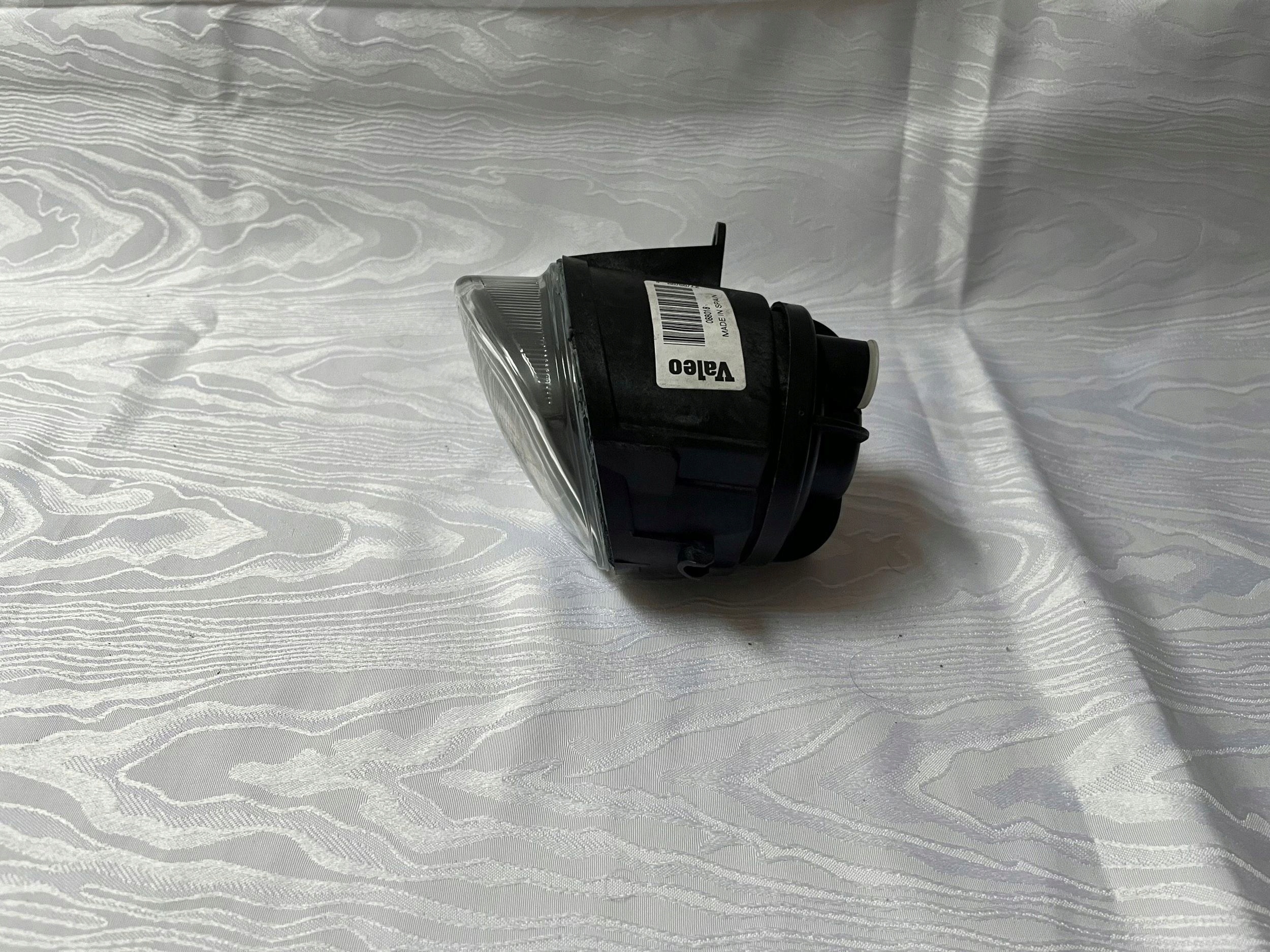 правая противотуманная ГАЛОГЕН Audi S3 99-03 оригинал valeo 8L9941700
