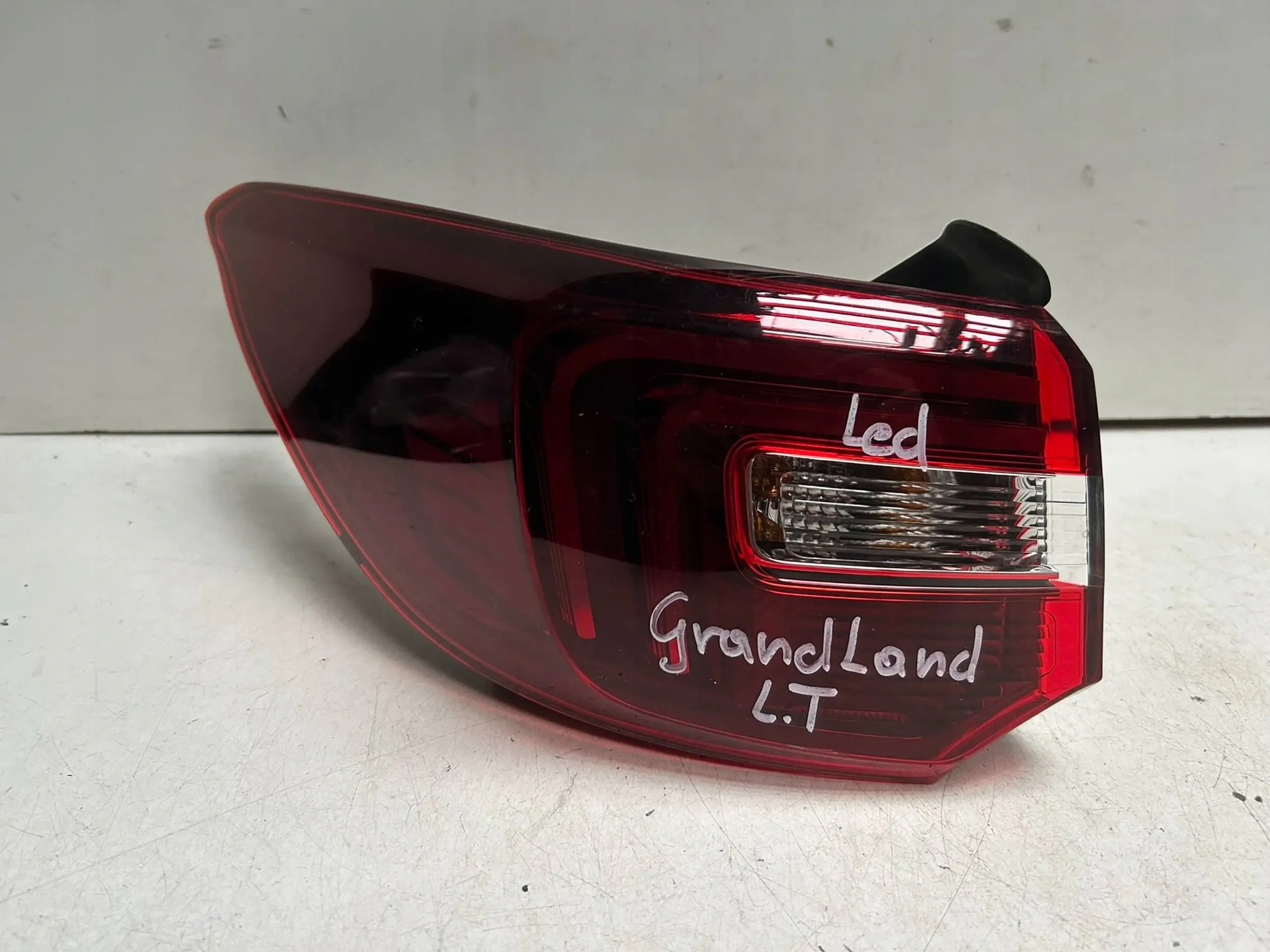 Lampa tył lewy Opel Grandland X