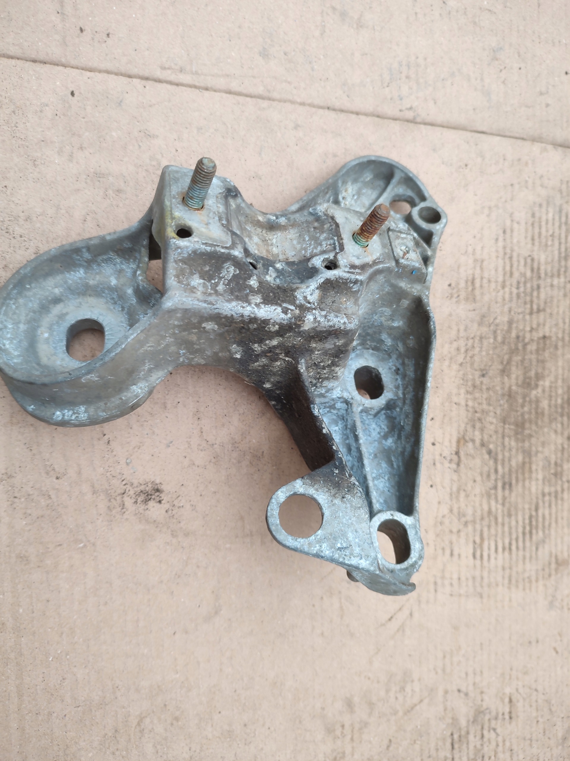 engine mount left Audi S6 A6 4.2 V8 C5 4B3199351C