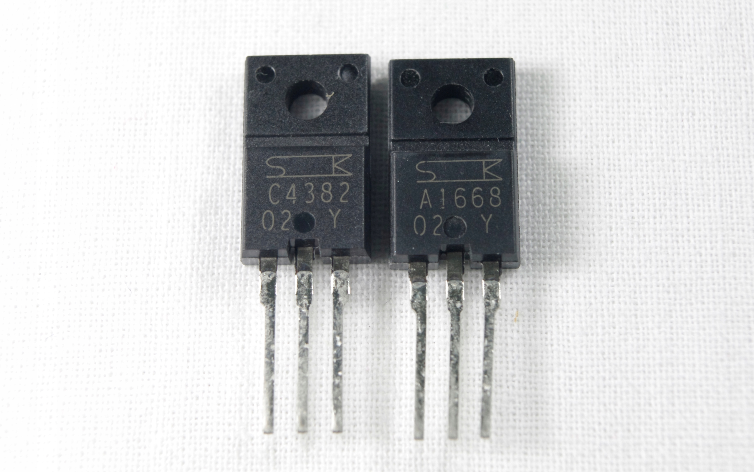 2SA1668 2SC4382 tranzystory audio SANKEN