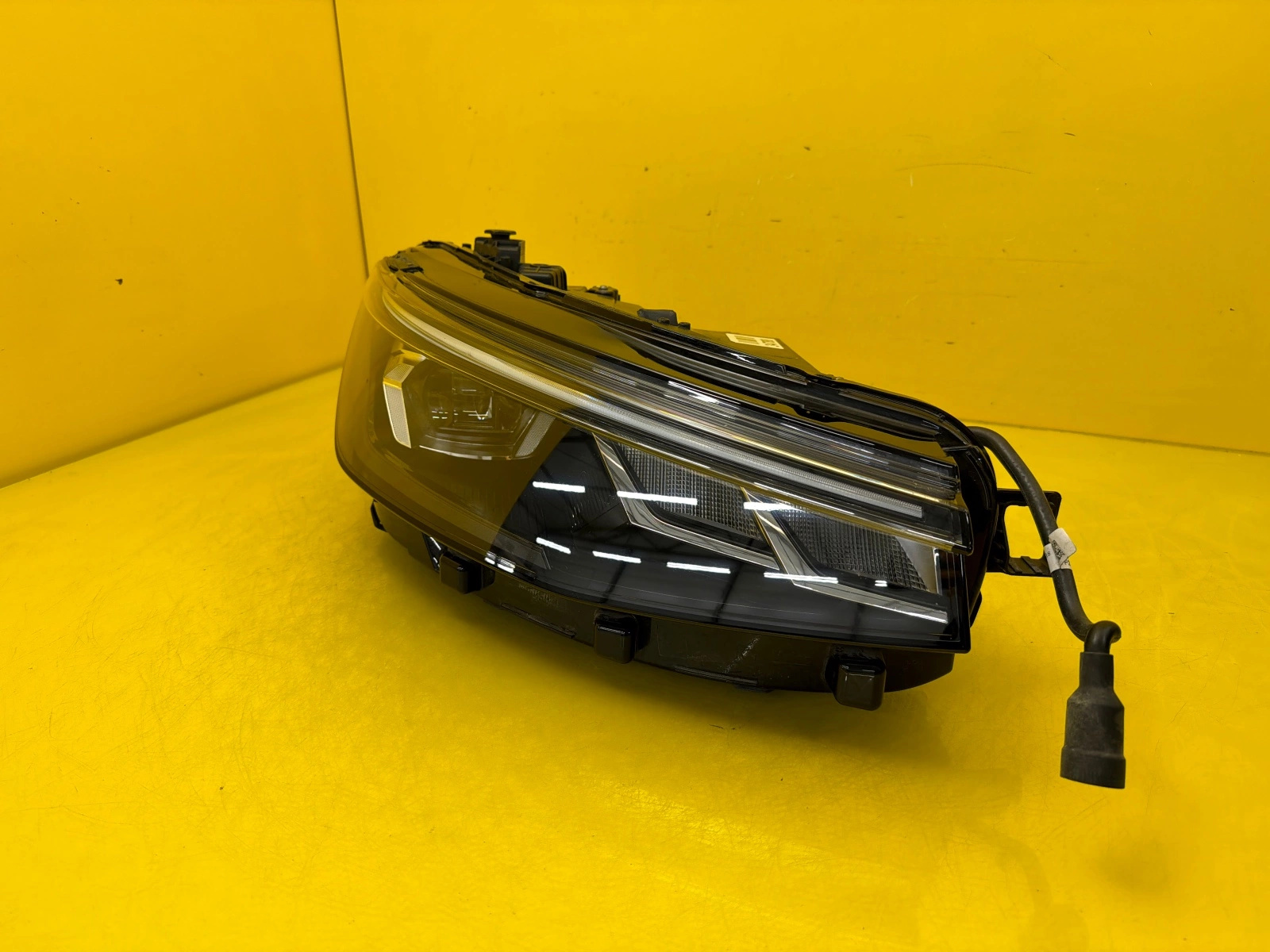 light right VW Passat B9 2023- Full Led 3J1941006