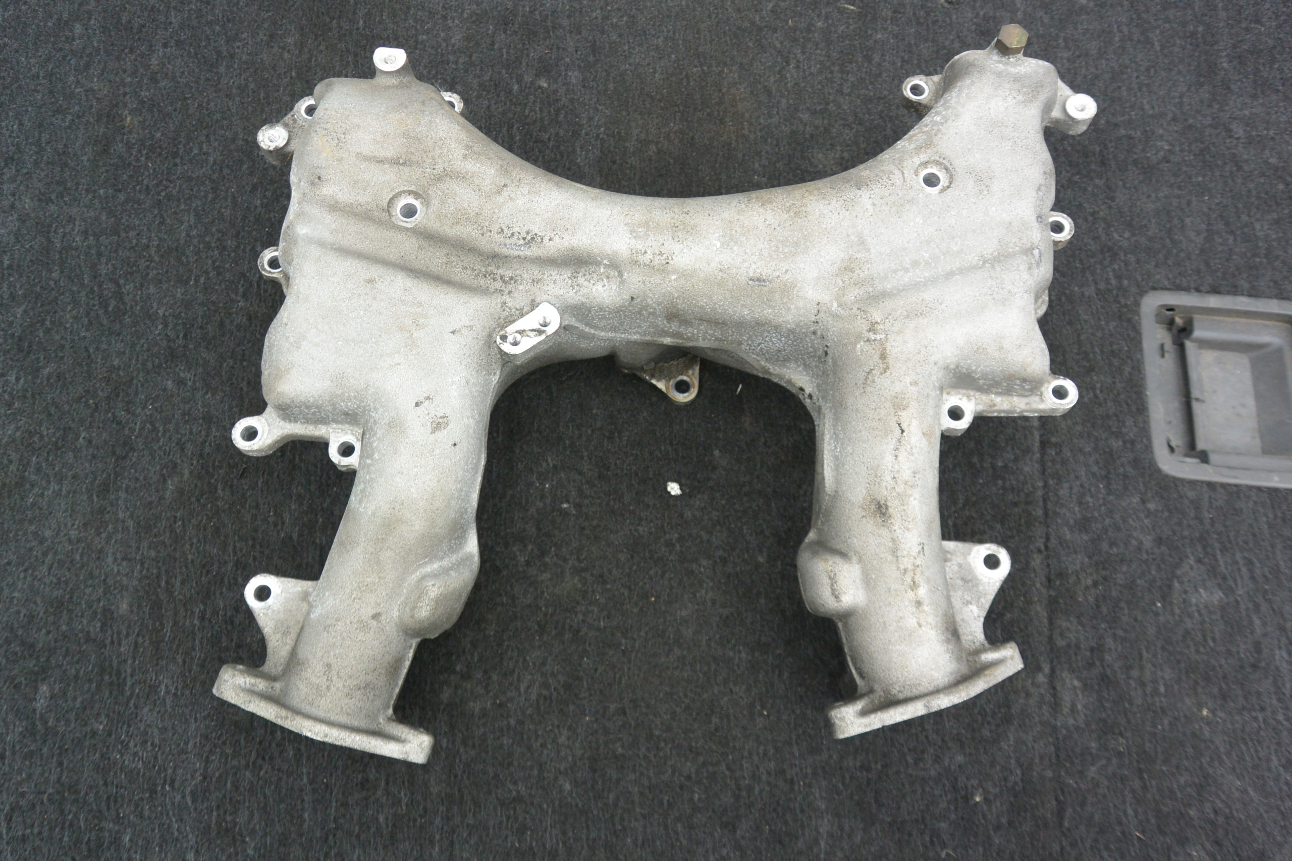 intake manifold 4.2 TDI AUDI Q7 4L 057145770J