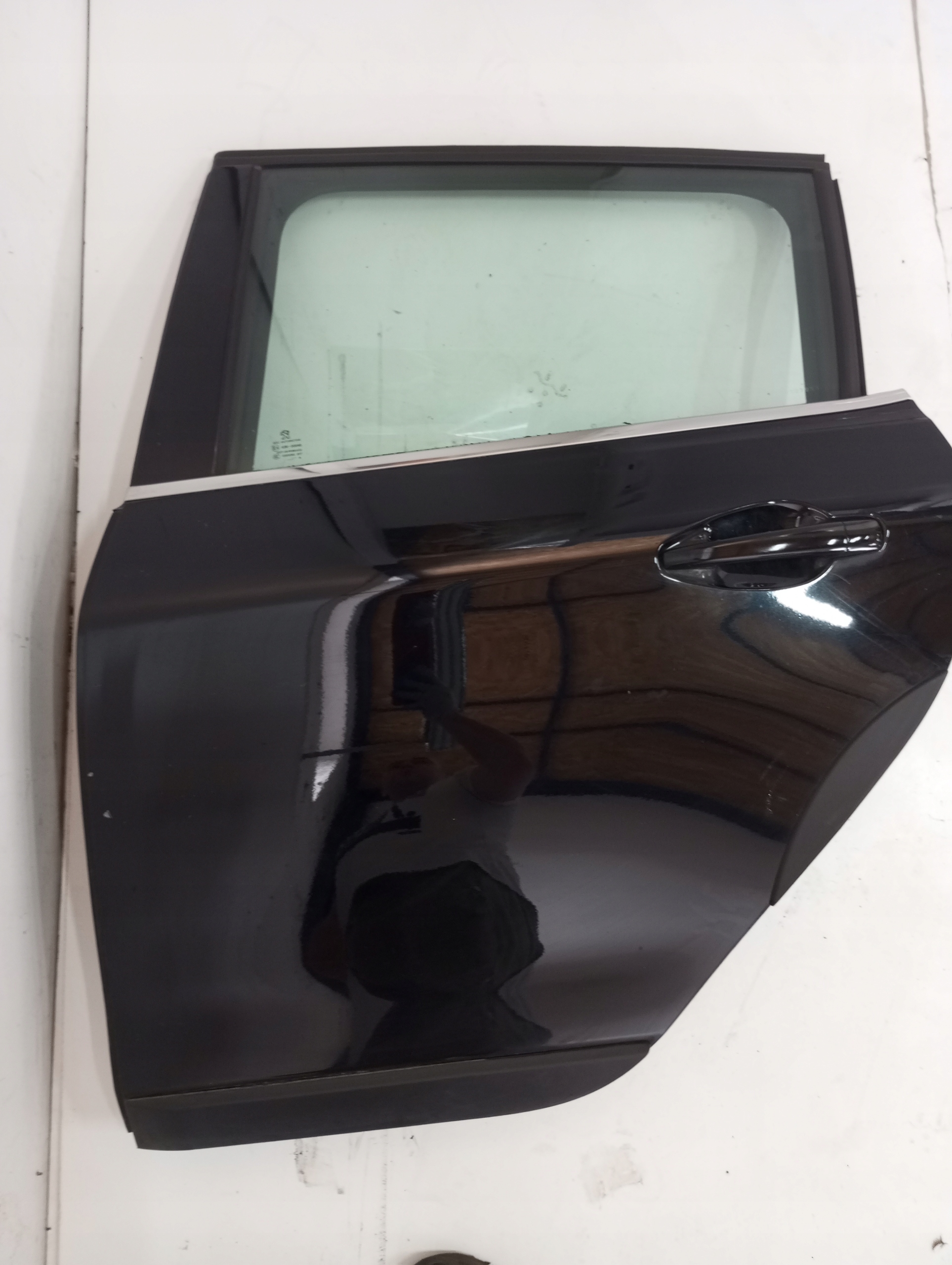 door left rear. PEUGEOT 2008 and 19R