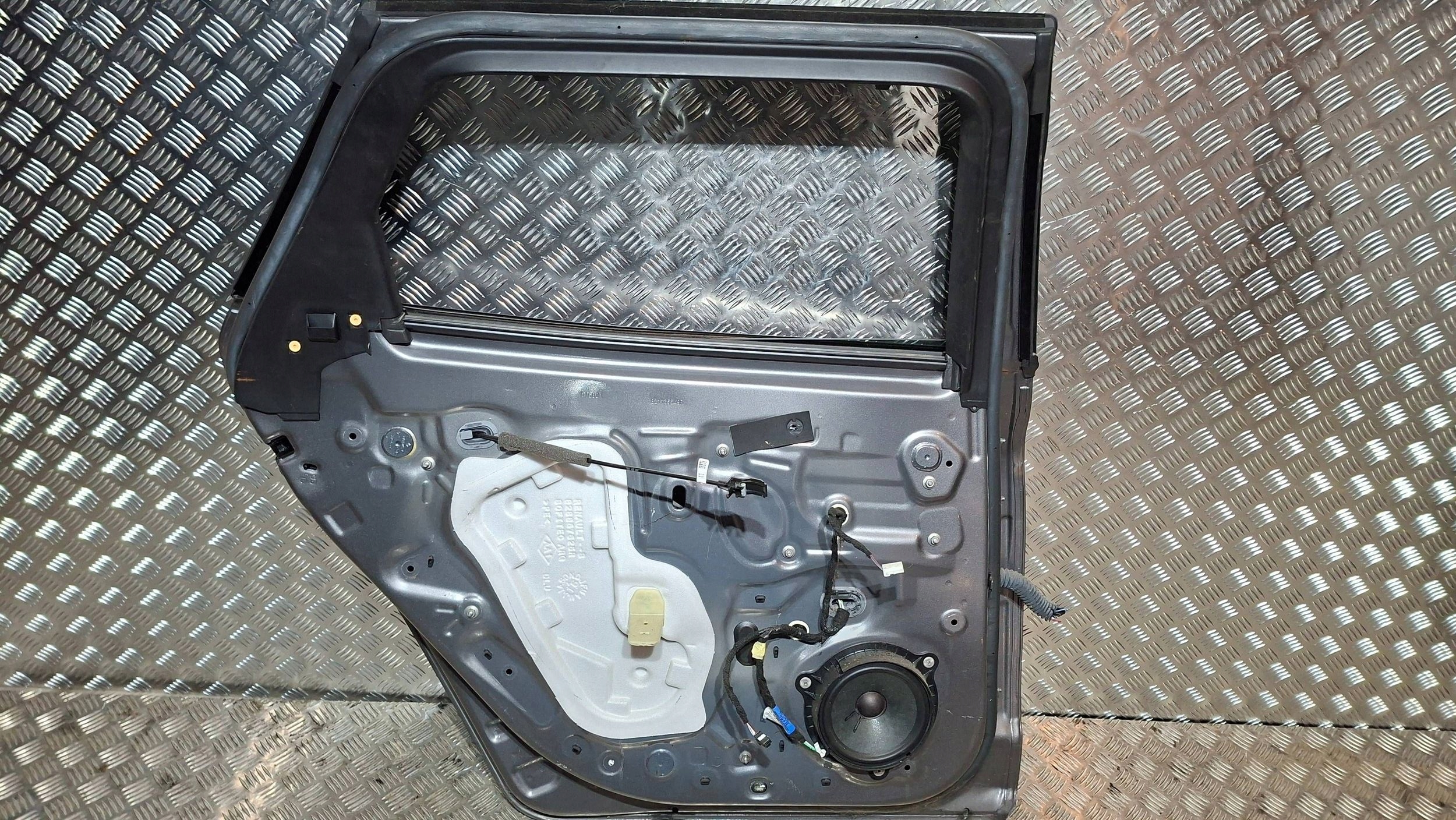 door rear part left RENAULT TALISMAN KOMBI 2015