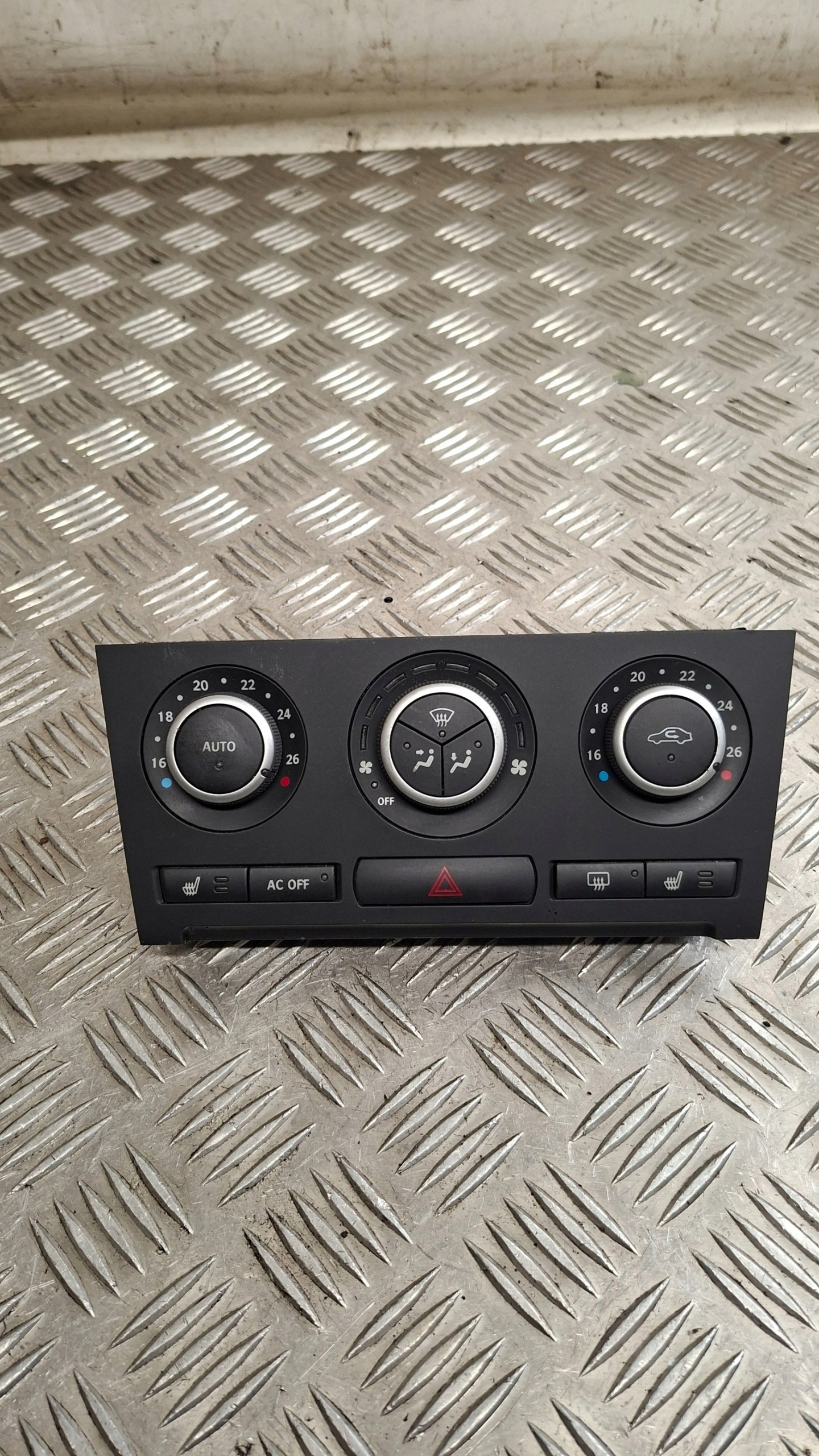 PANEL rešetka ventilacije klimatizacije SAAB 93