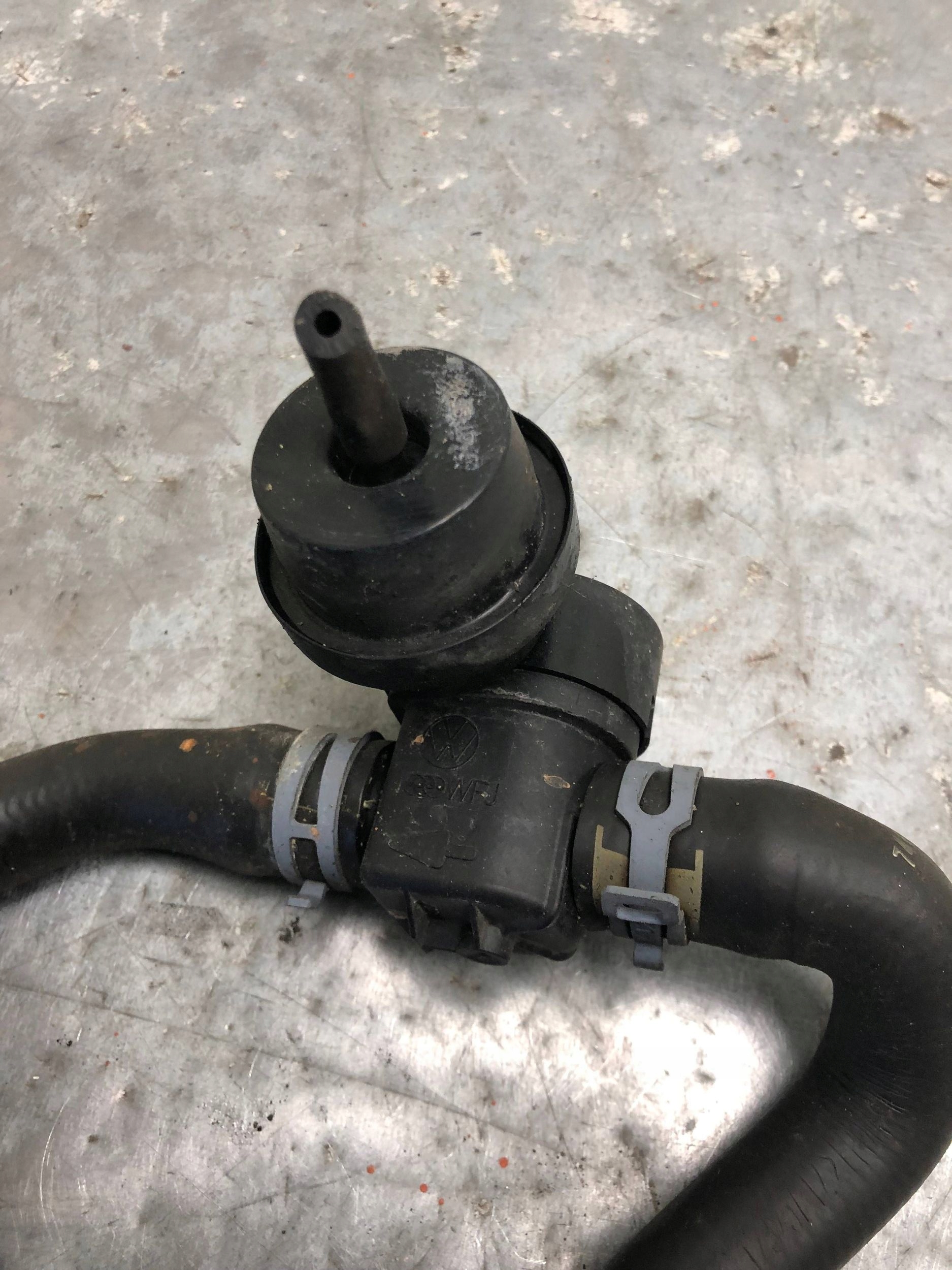 ventil vakum vode AUDI Q5 1J0819809