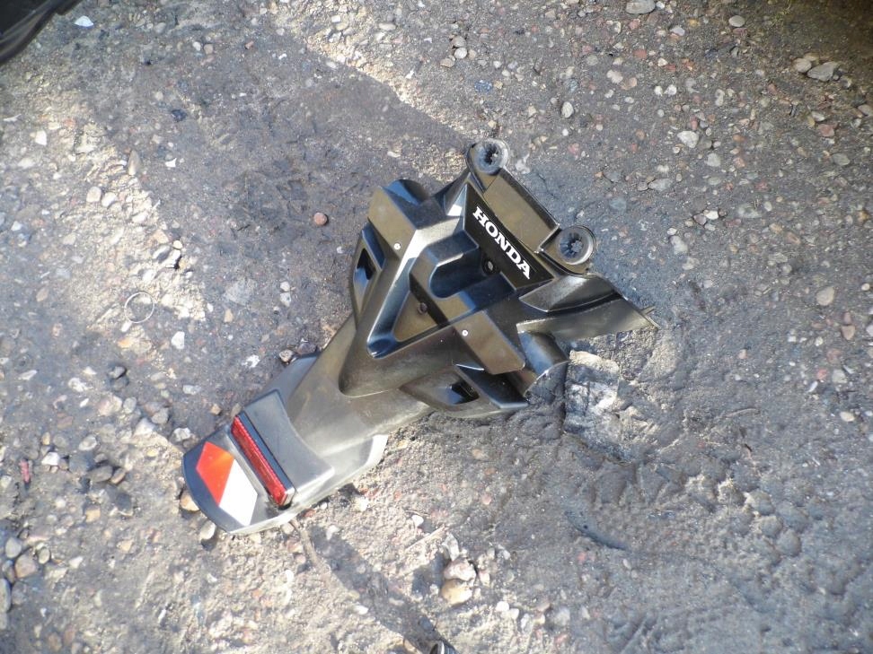 HONDA CBF 125 BŁOTNIK TYŁ NA TABLICĘ REJ.