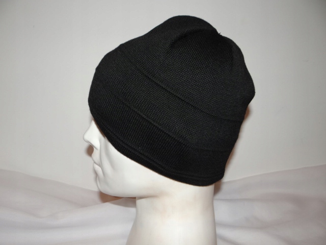 FAJNA WEŁNIANA CZAPKA ZIMOWA Kolor czarny