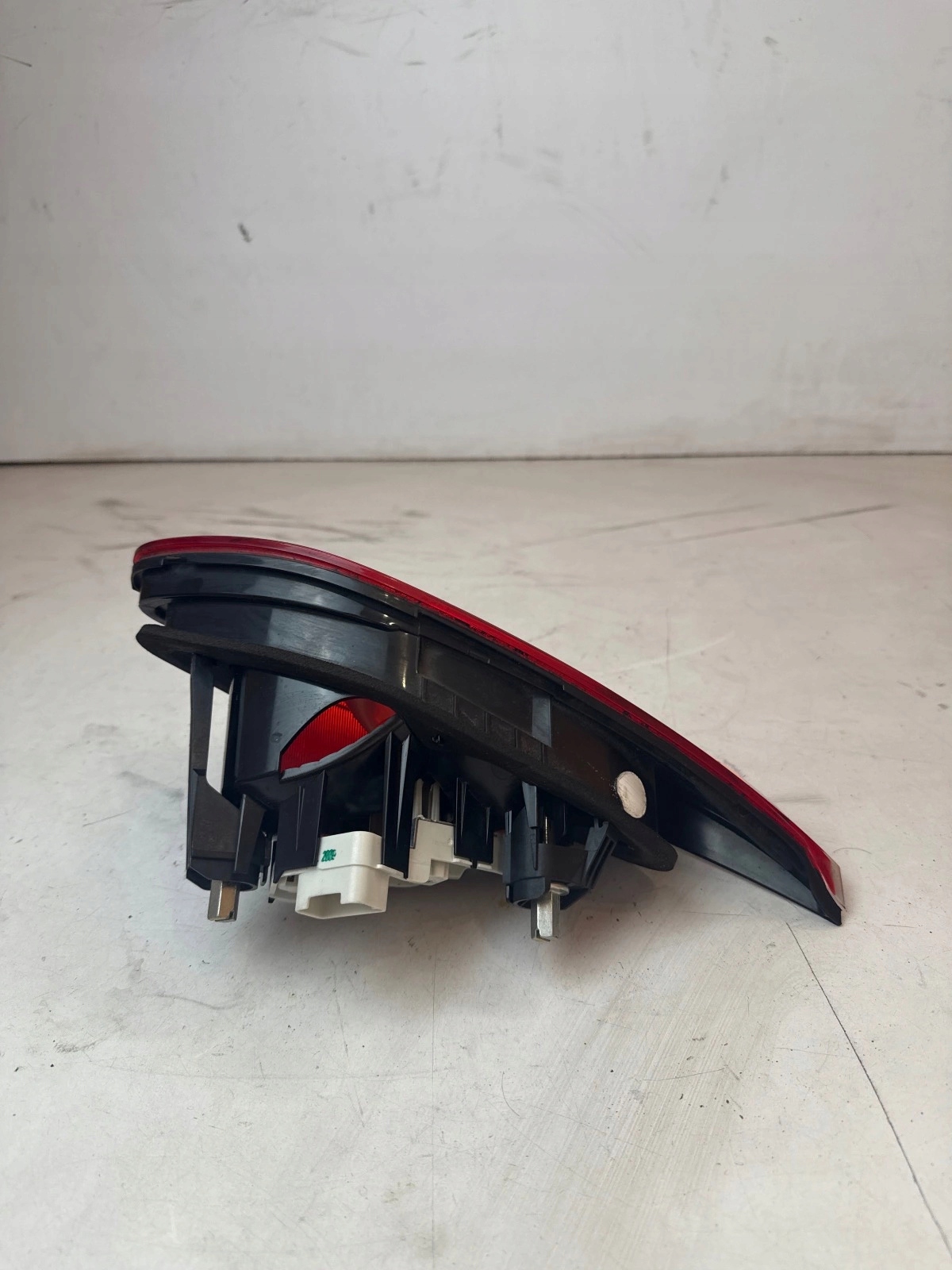light rear part rear left to the bonnet Volkswagen Passat B6 CC