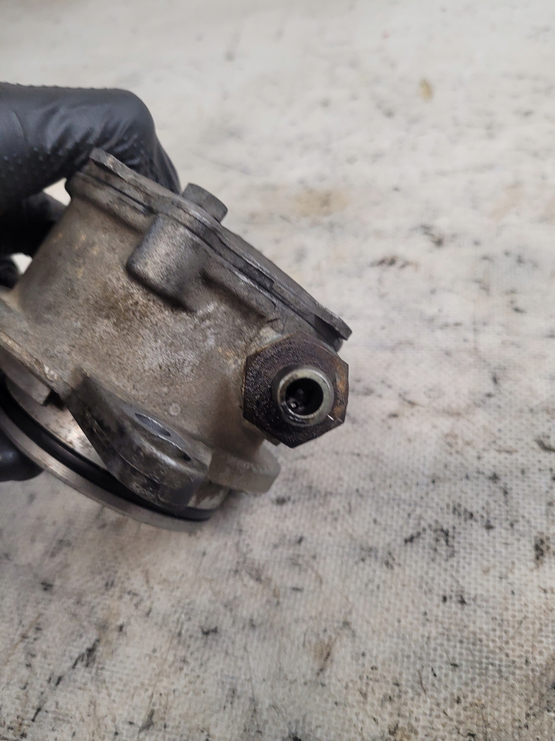 Pompa VACUM OE 2249939 BMW E46 320D M47