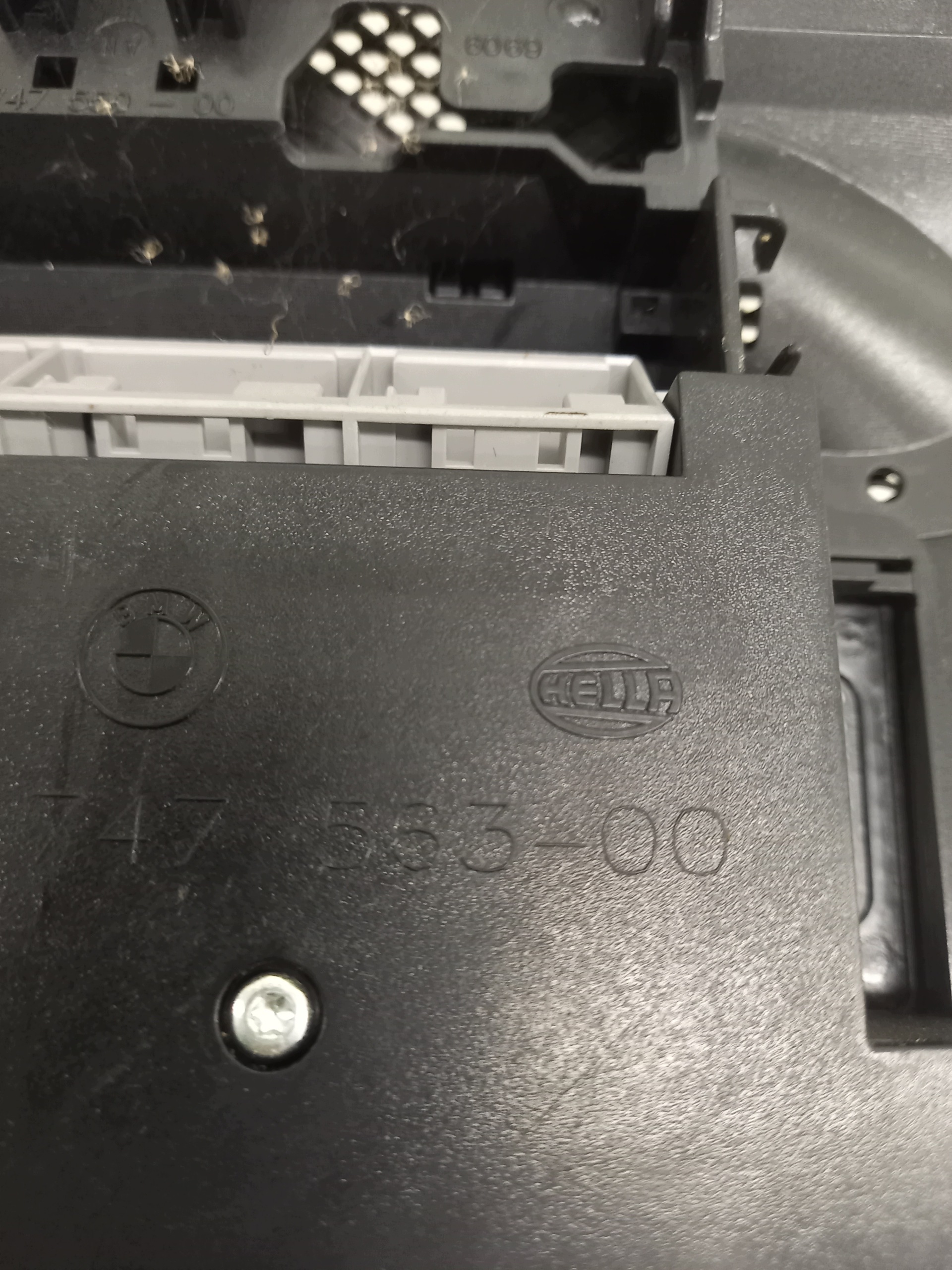 feu de toit BMW E70 747563-00