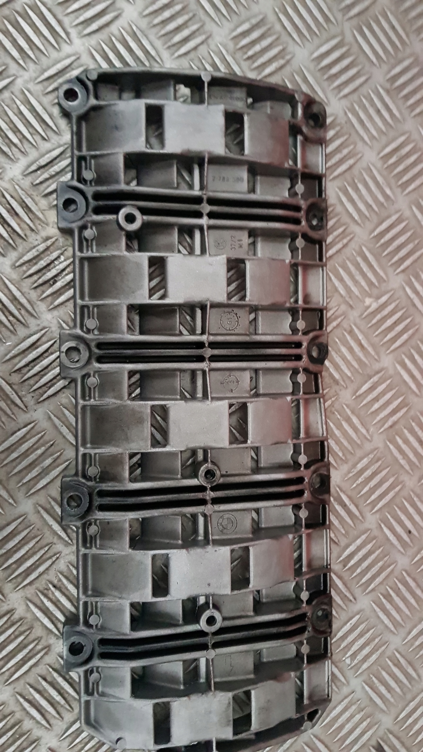 BMW E39 příčka MISKI WKLAD 7788560 2.5D
