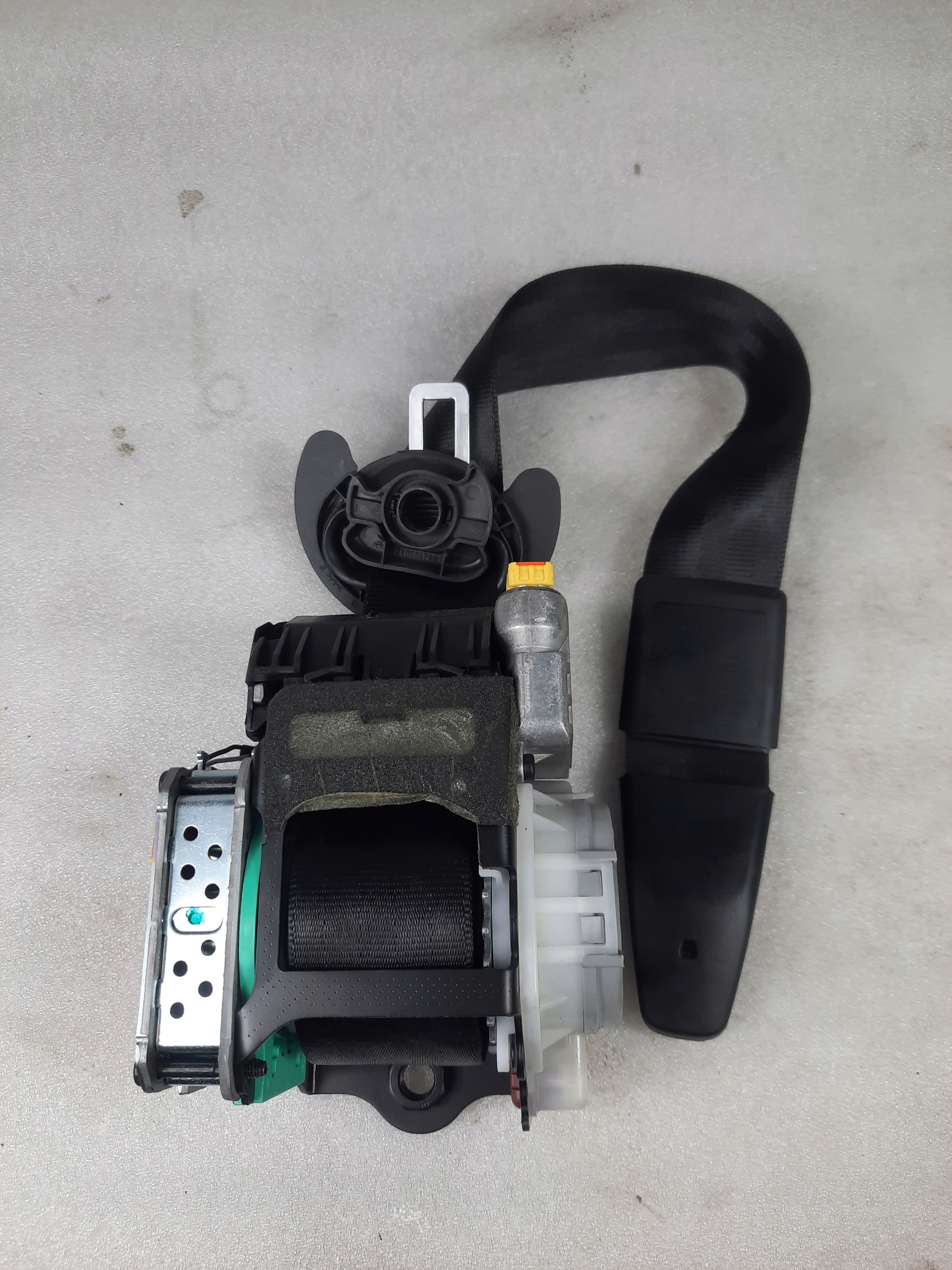 Ремень безопасности левый AUDI A7 A6 C7 4G8857705B