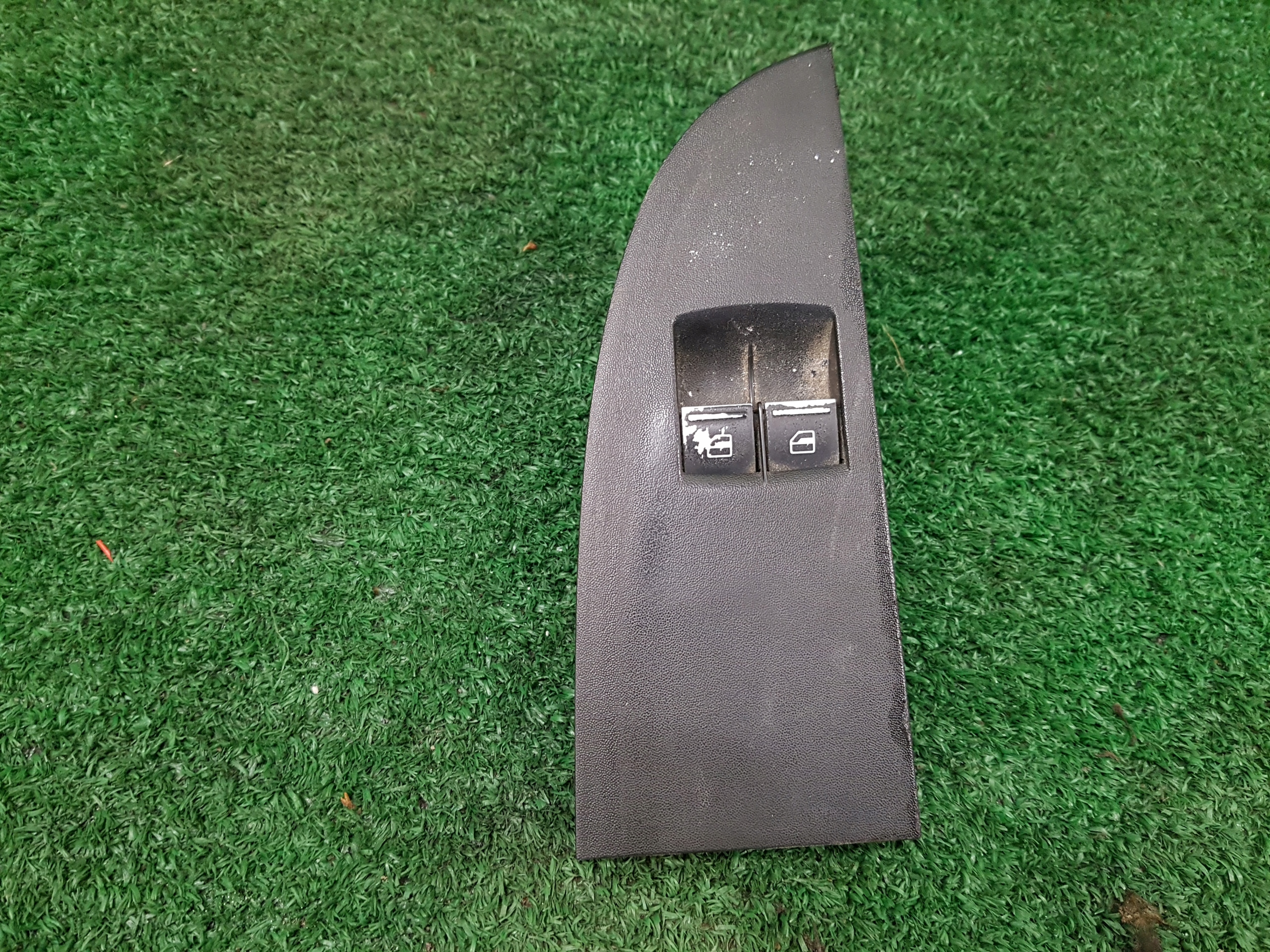 control panel of the window driver´s SEAT LEON 1P1867171