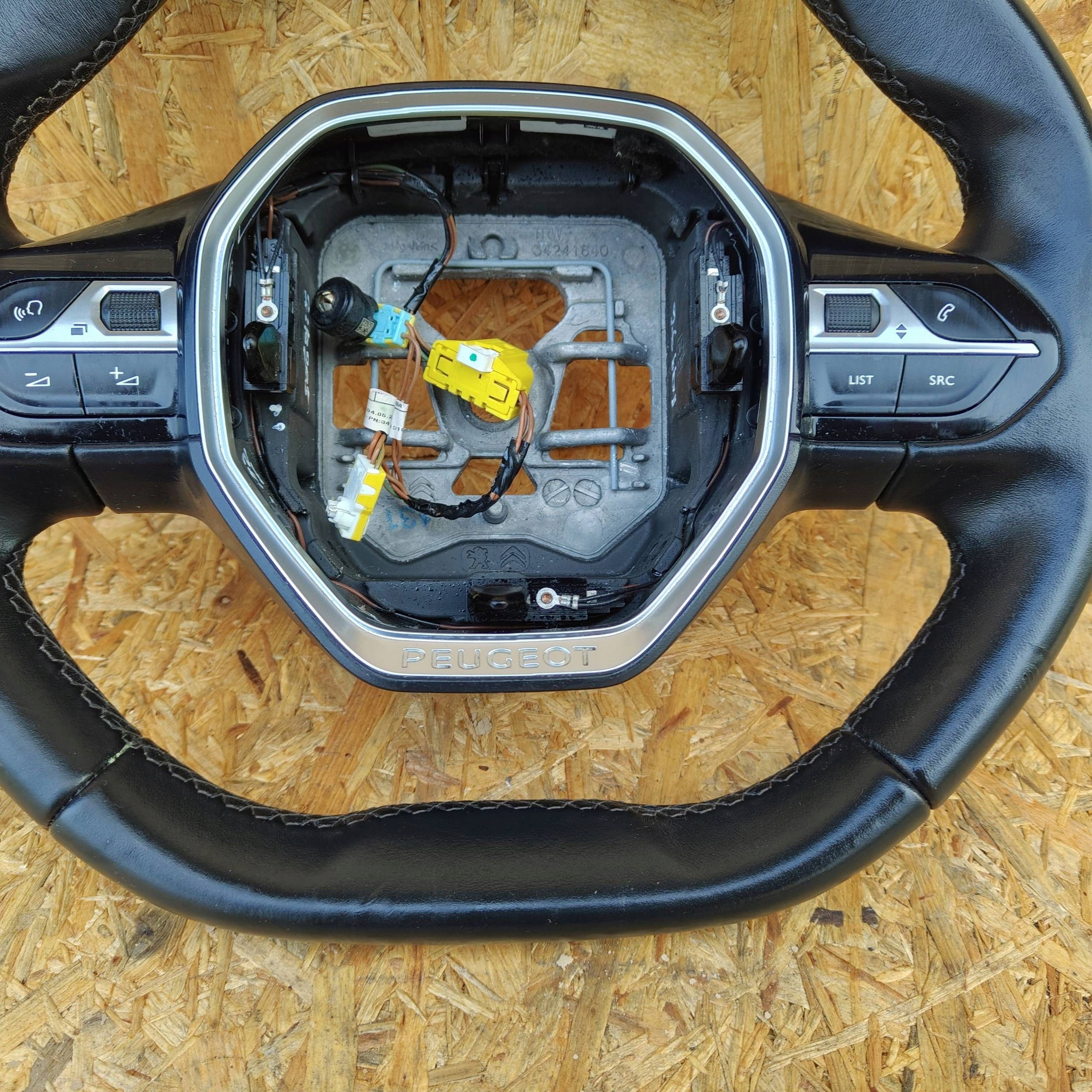 lenkrad Peugeot 5008 II 98105487au