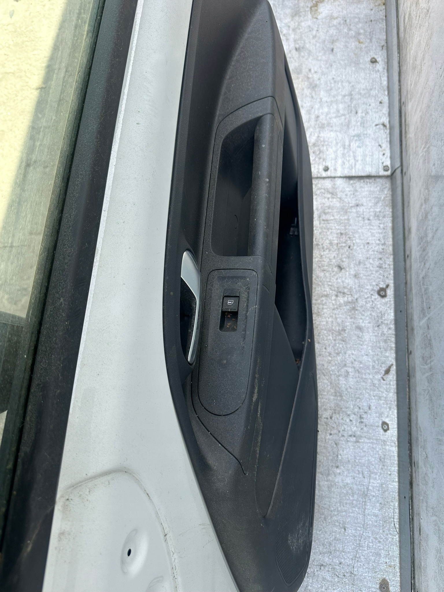 VOLKSWAGEN UP door right front complete 5D nice