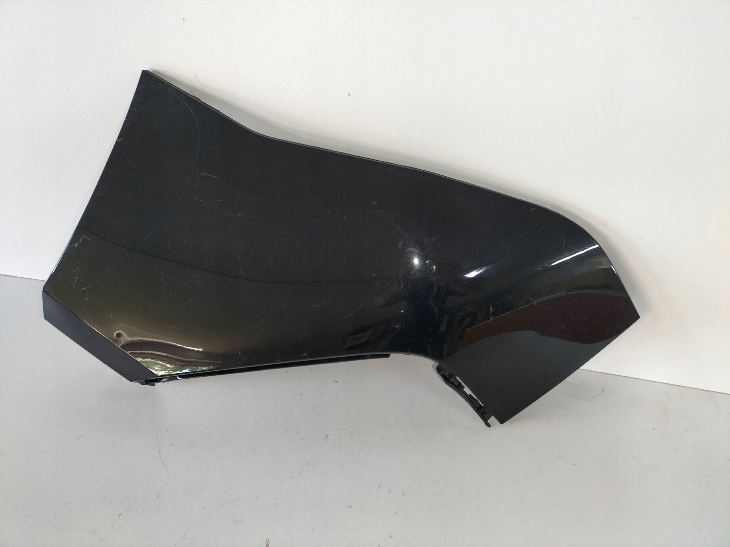 cap of a bumper rear part left BMW iX I20 21