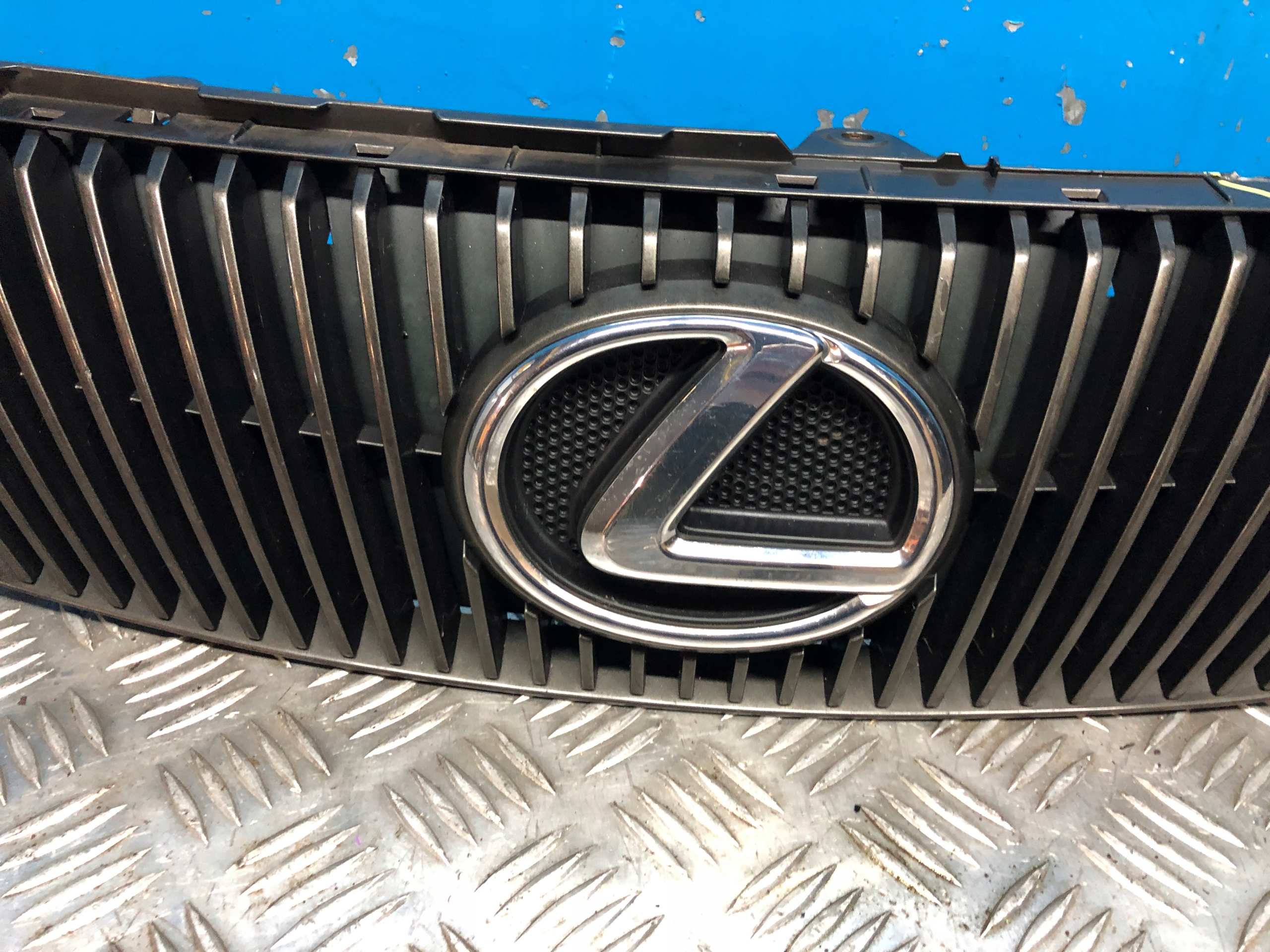 lexus oe 53155-53070 решетка радиатора