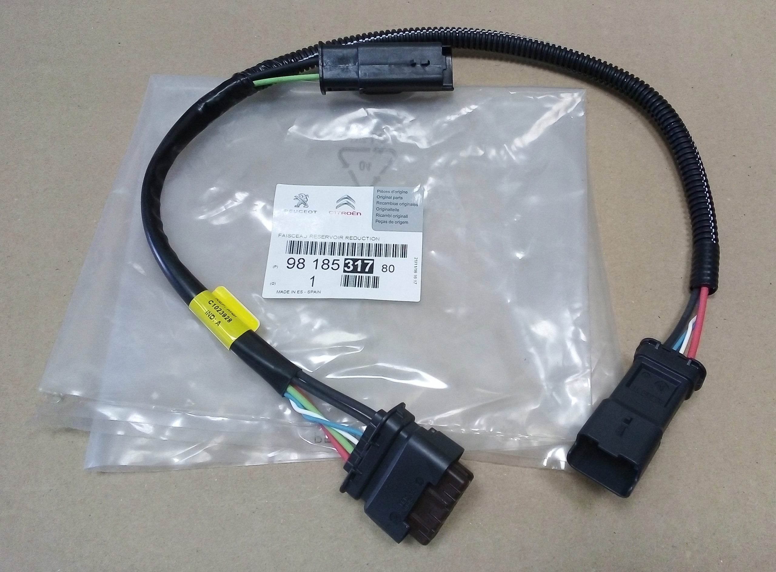 9818531780 - ОРИГИНАЛ PEUGEOT CITROEN ЖГУТ ПРОВОДОВ БАКА ADBLUE