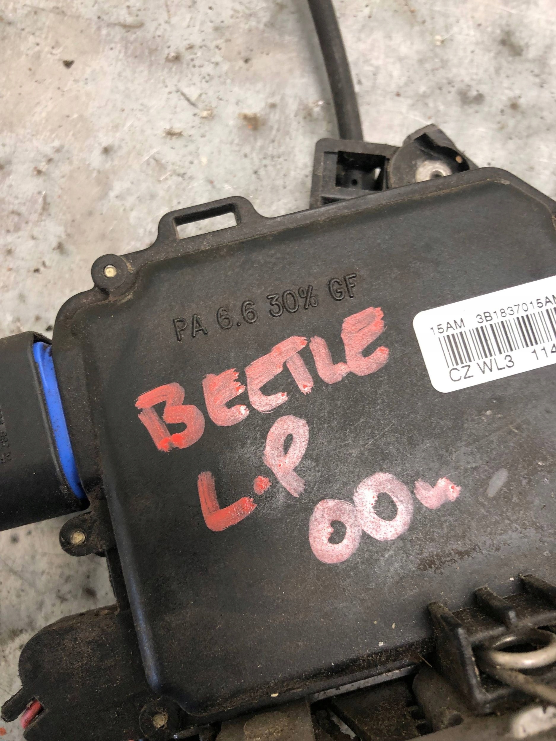 lock door left front VW NEW BEETLE 3B1837015AM