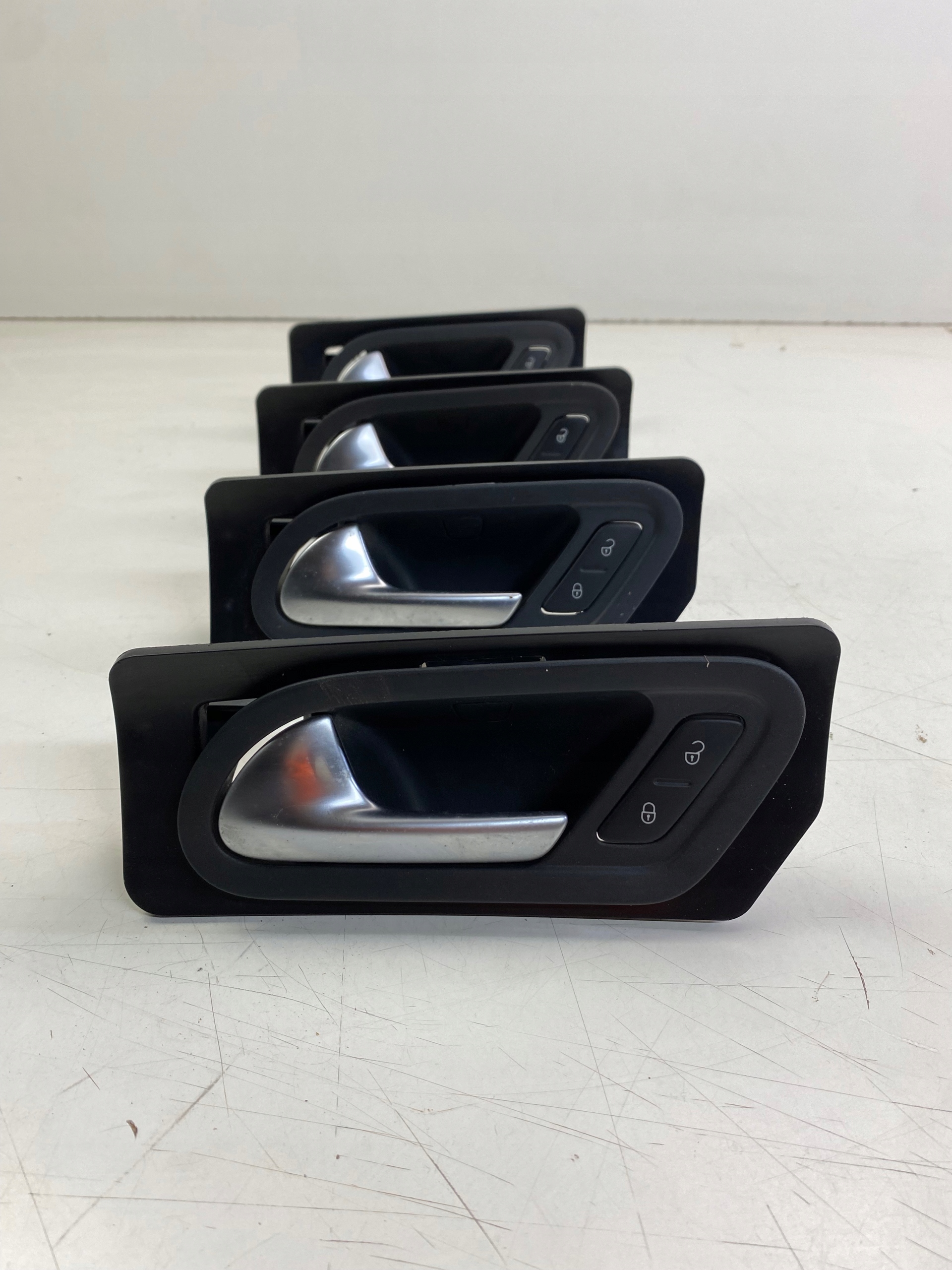 vw SCIROCCO ручка двери внутренняя P0112395