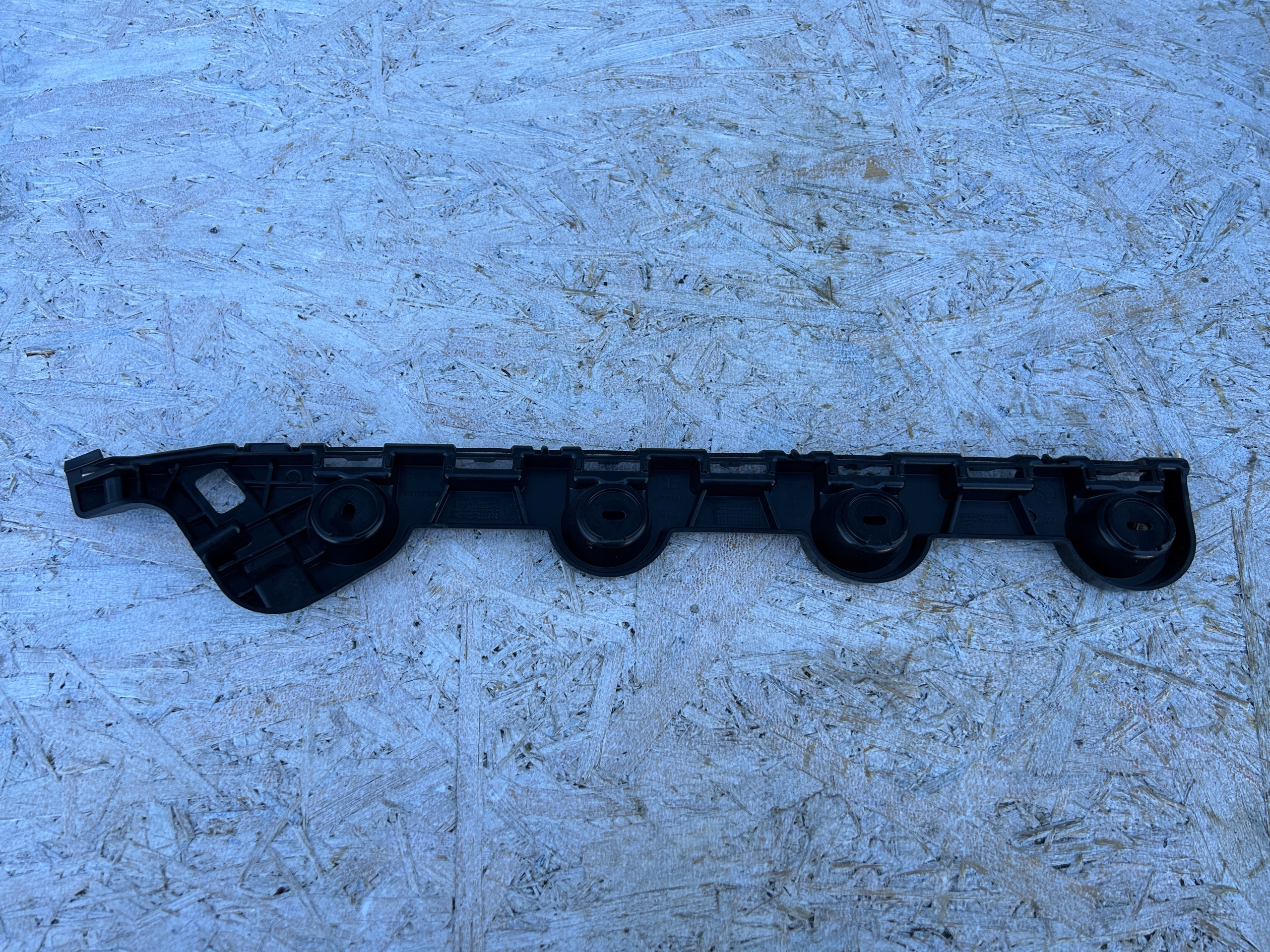 bumper bracket right rear part OCTAVIA IV KOMBI 5E7807394