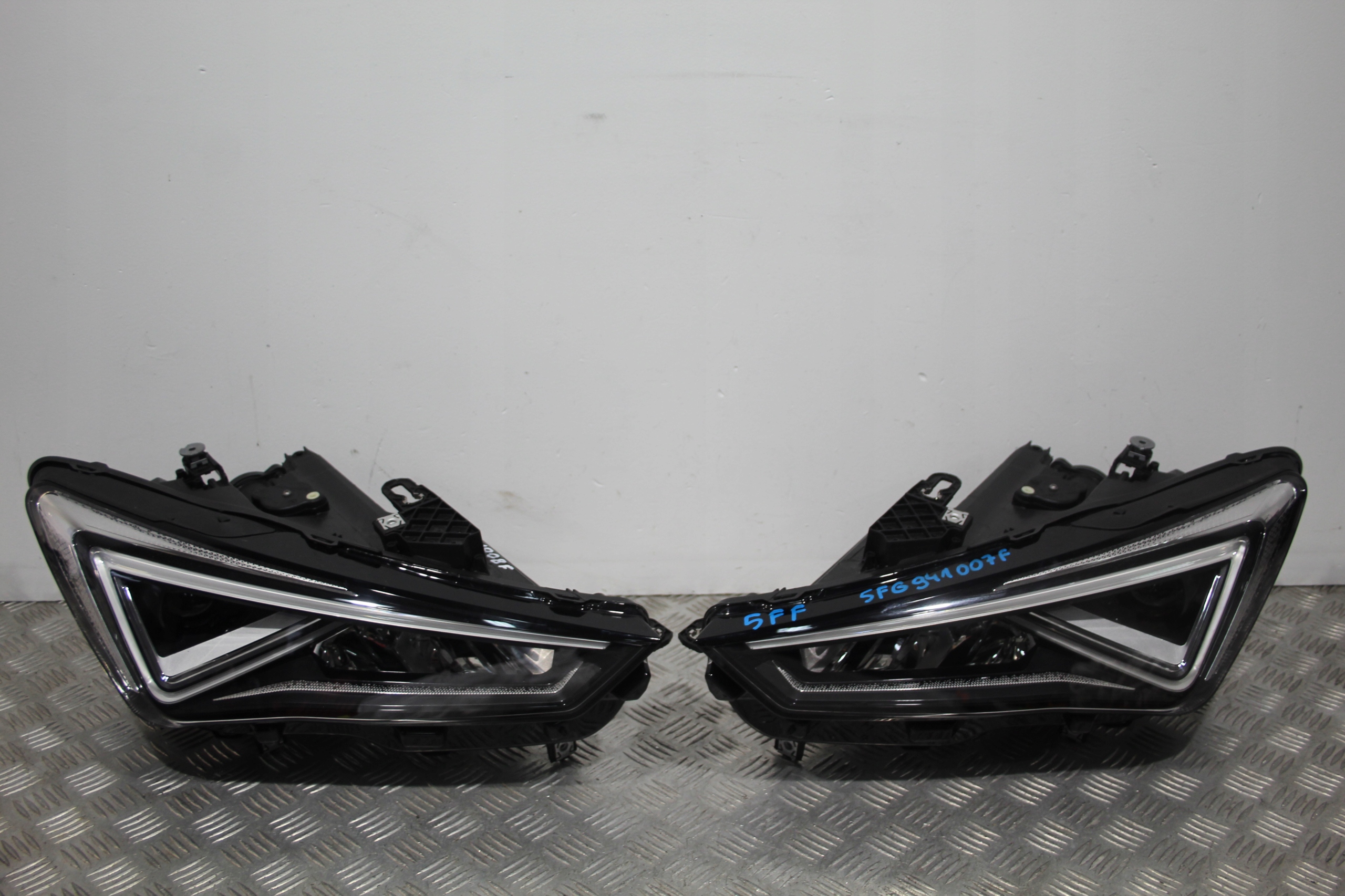 LAMPY PRZÓD LED CUPRA FORMENTOR 5FF 5FG941007F