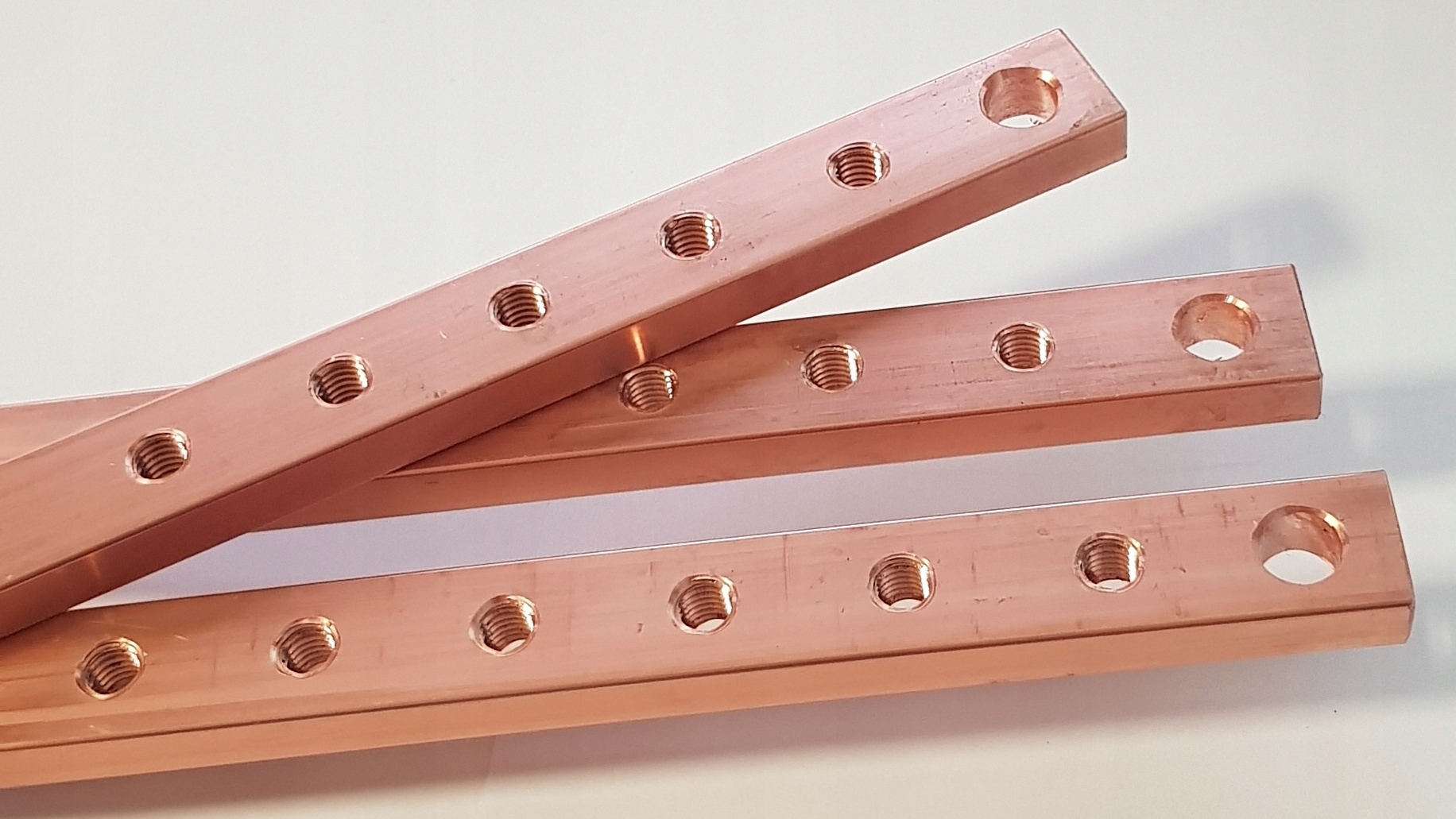 SZYNA ZBIORCZA MIEDZIANA GWINTOWANA 20x10 M8 1 m