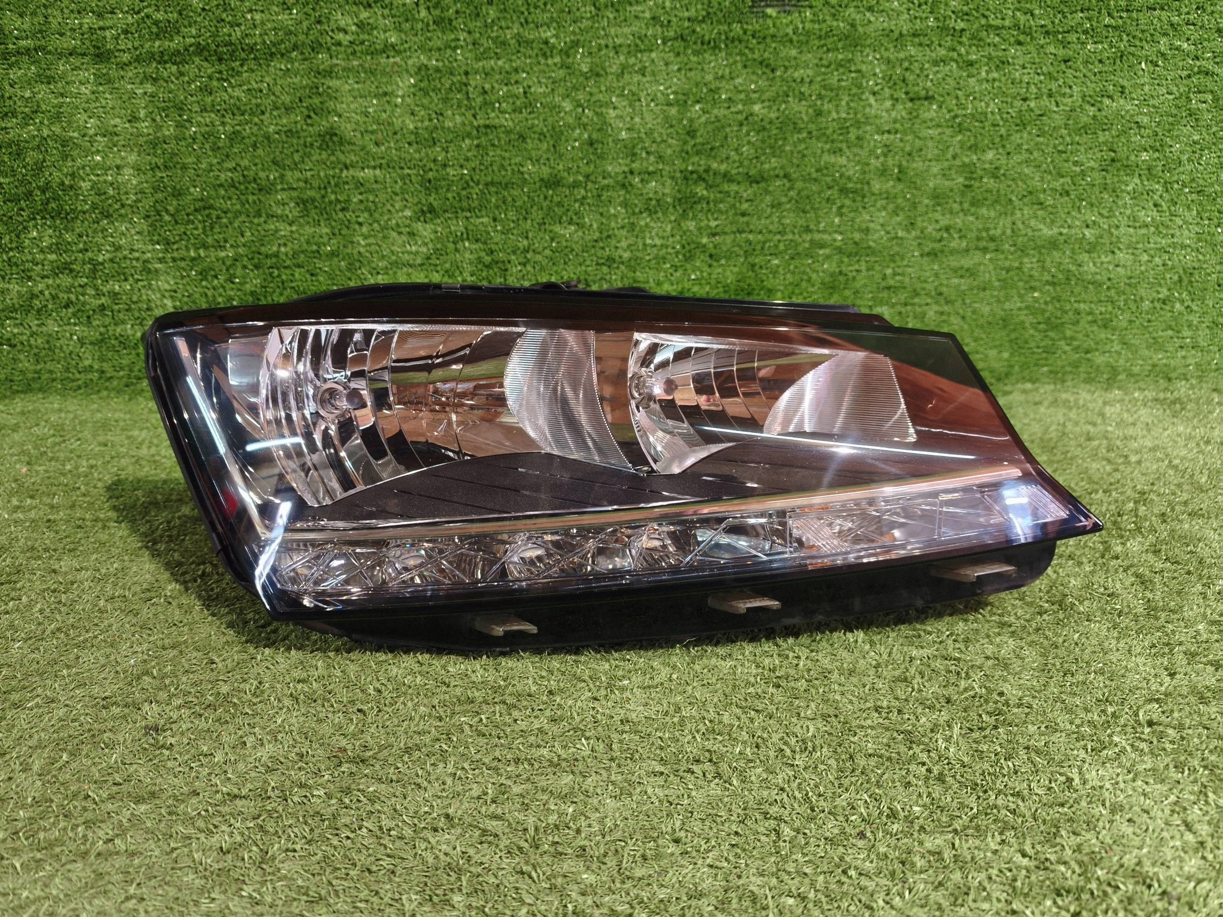 REFLEKTOR right front SKODA FABIA III 18- LIFT LED NR.1690