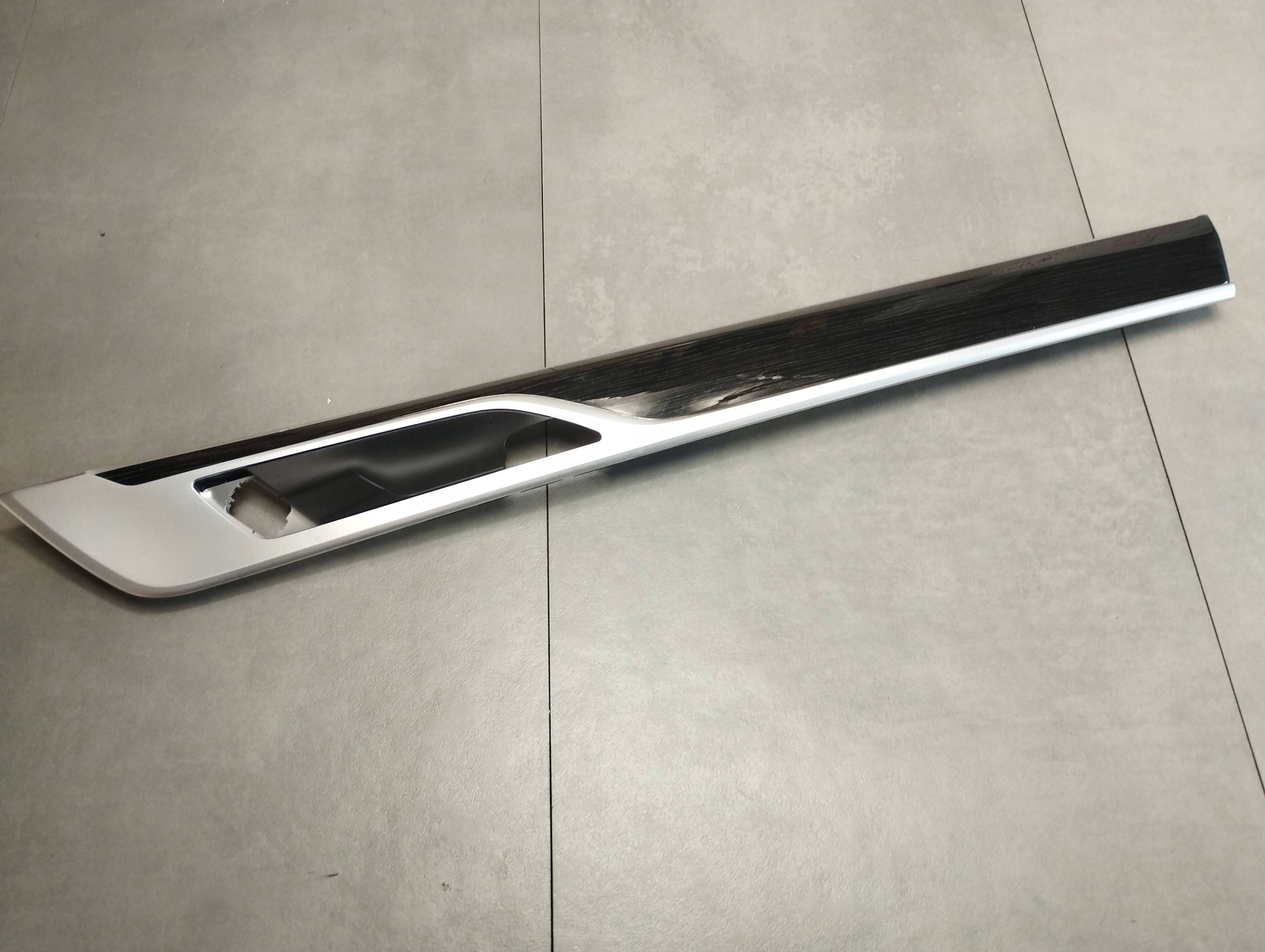 BMW 7 G11 moulding DEKOR door right front 7851832