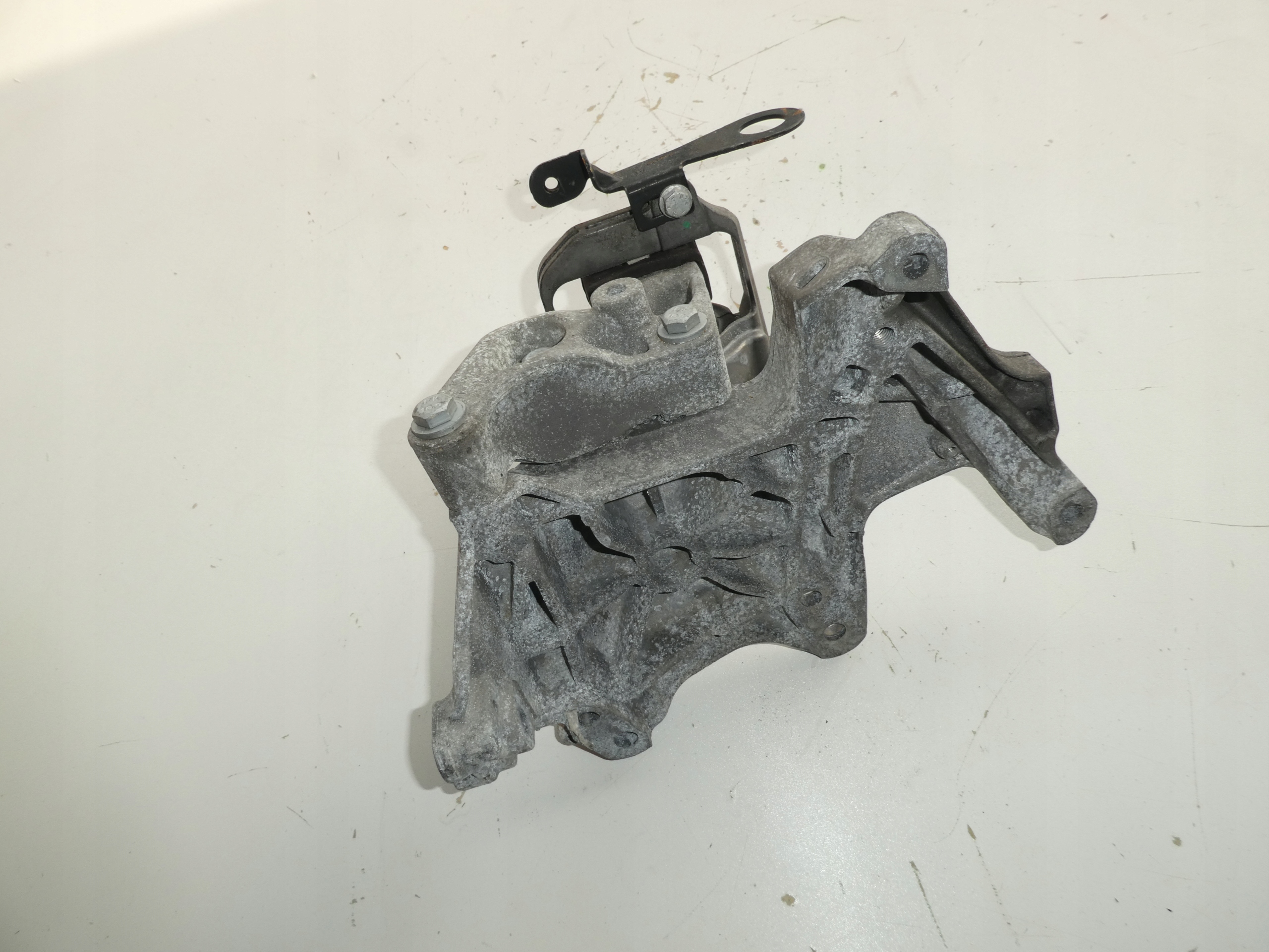 holder engine mount TRAFIC III VIVARO B 112101360R