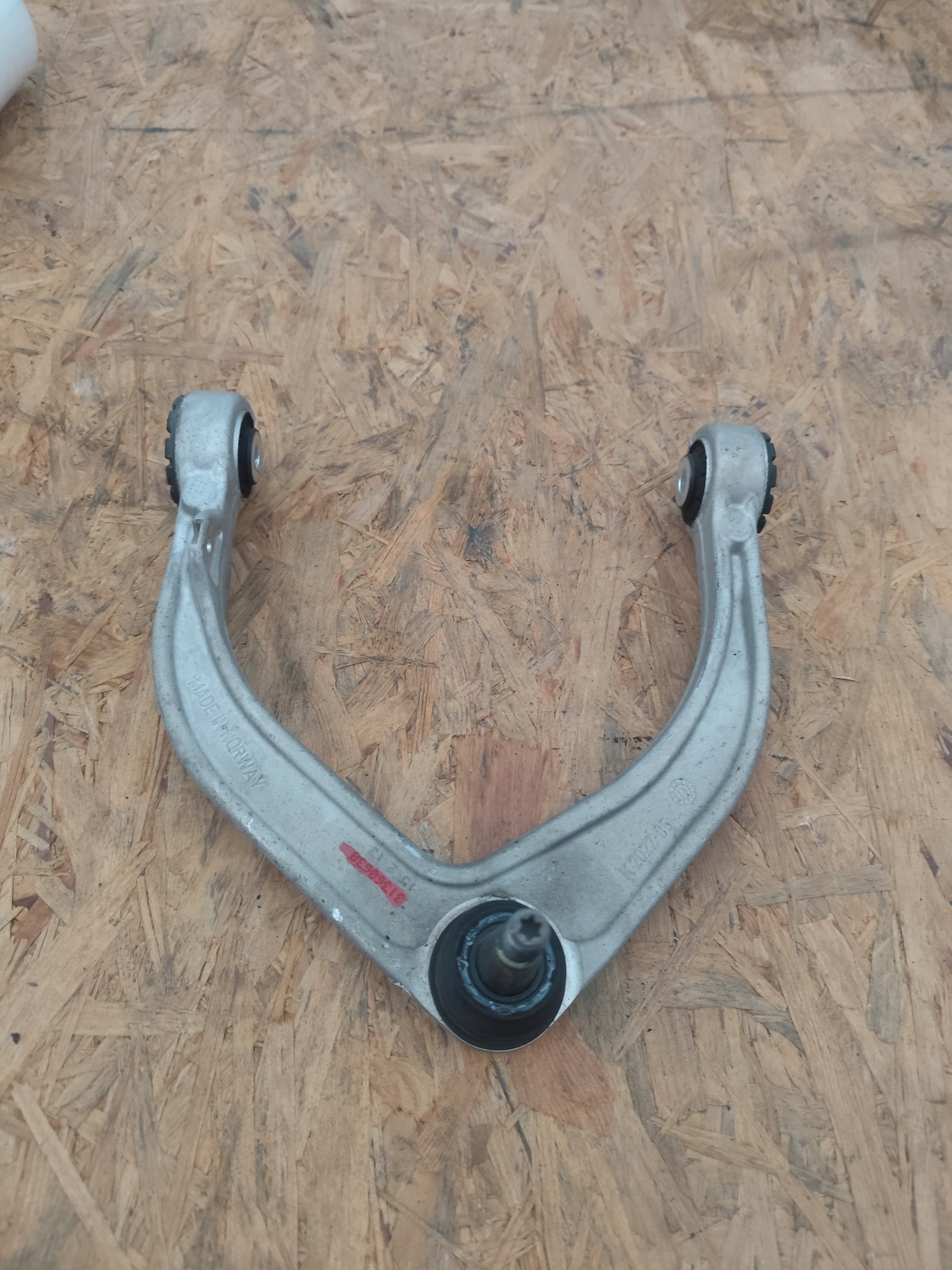 VOLVO XC60 II arm front left upper