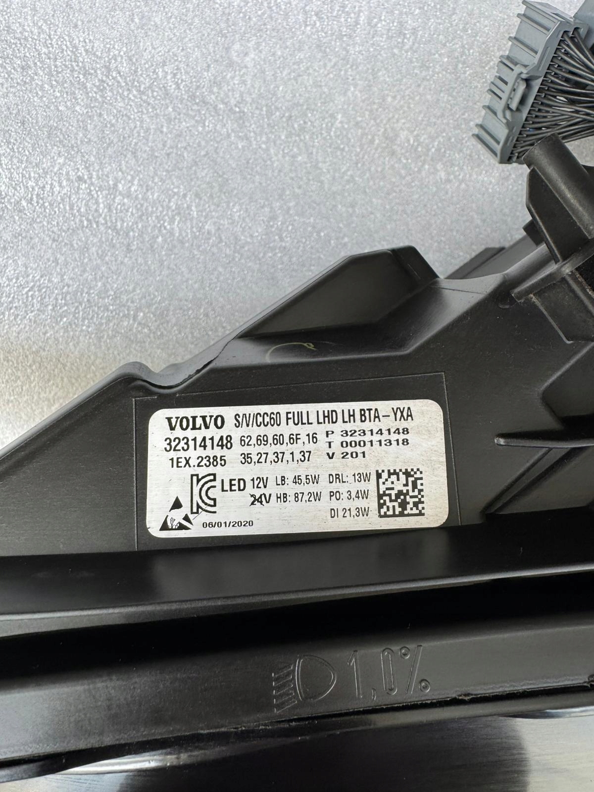 light left Volvo S60 V60 2018- Full LED Active High Beam