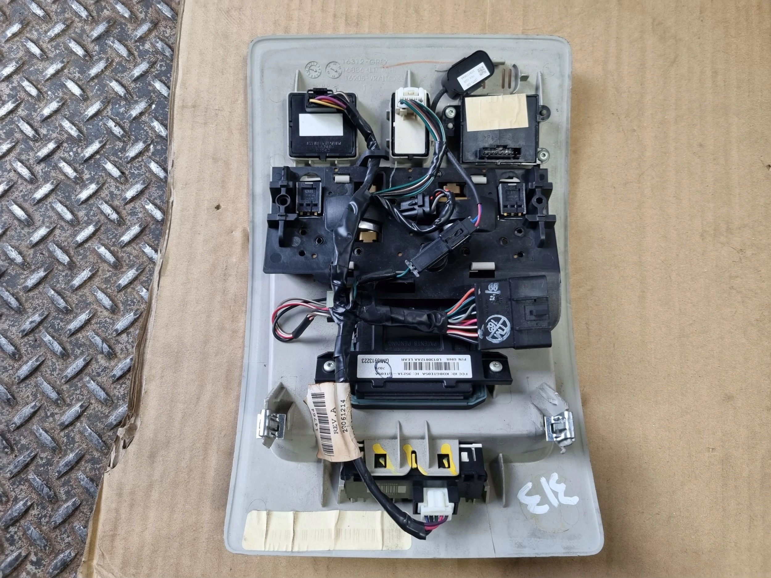 2007 Cadillac ESCALADE лампочка 15913223