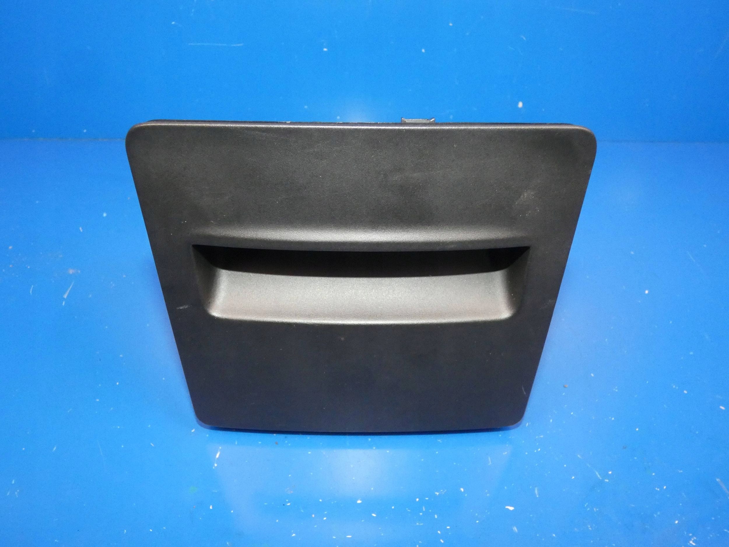 SKODA SUPERB III 3V ashtray passenger compartment