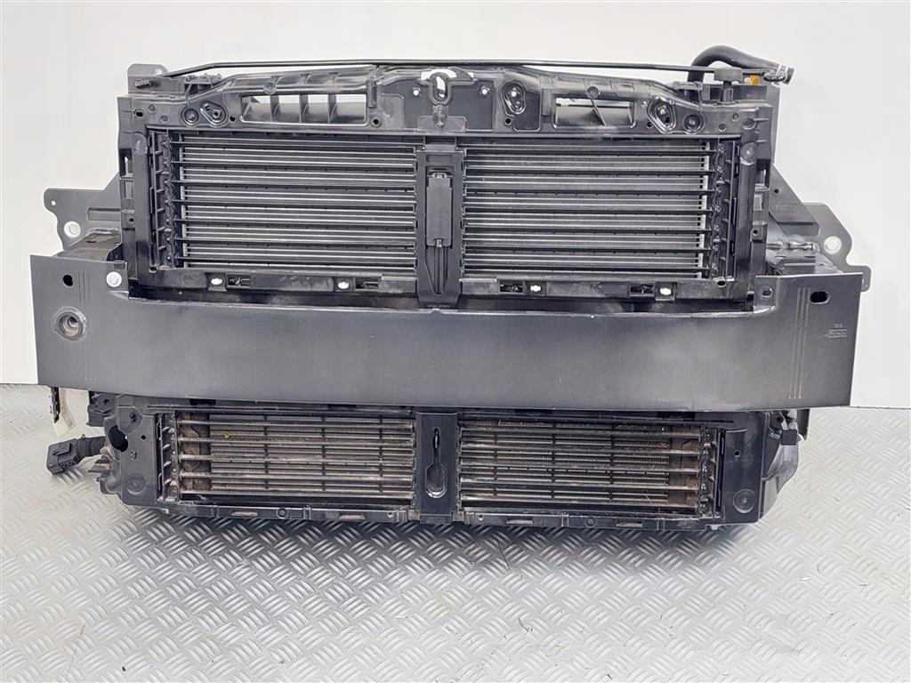 Pas przedni wzmocnienie CHŁODNICE Kuga MK3 TDCI Strona zabudowy przód