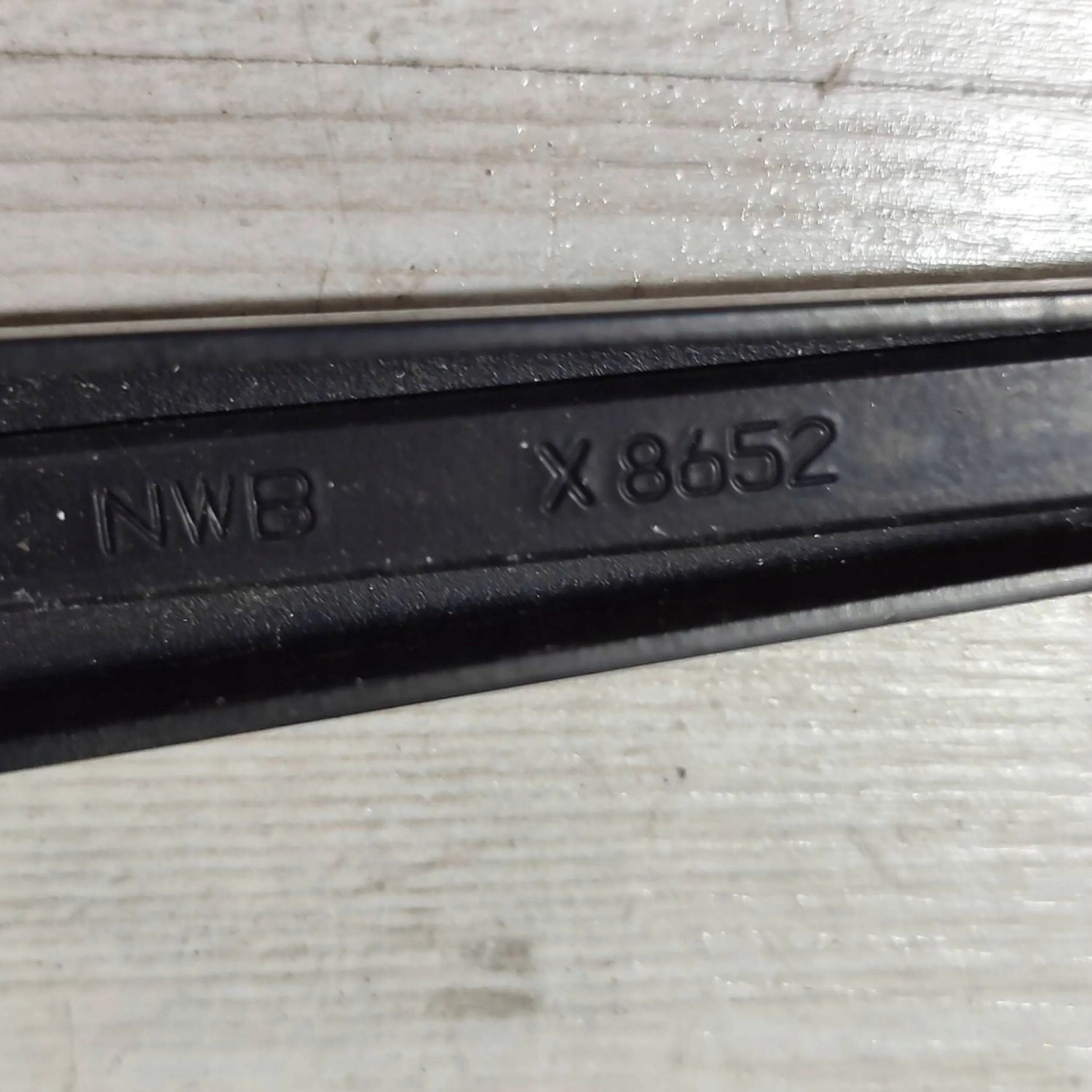Nissan Qashqai 16r 1.5dci left side wiper arm