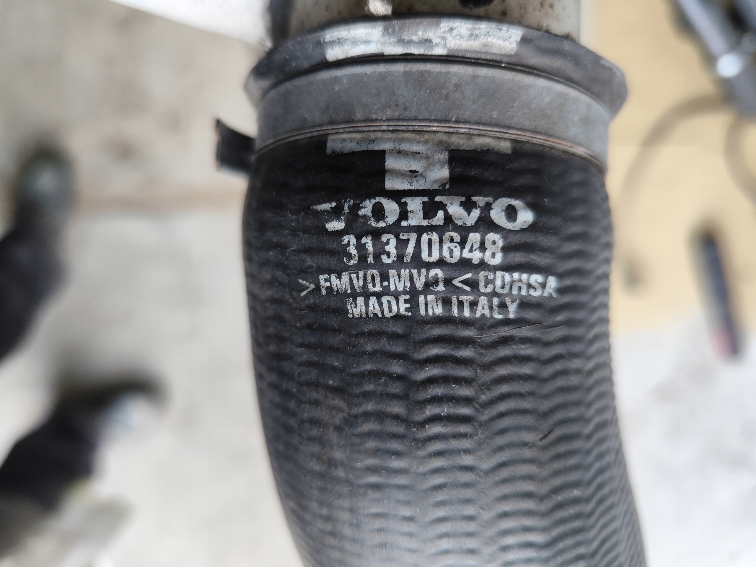 VOLVO V40 II 2016 2.0D D3 cijev prijenos interkulera 31370060