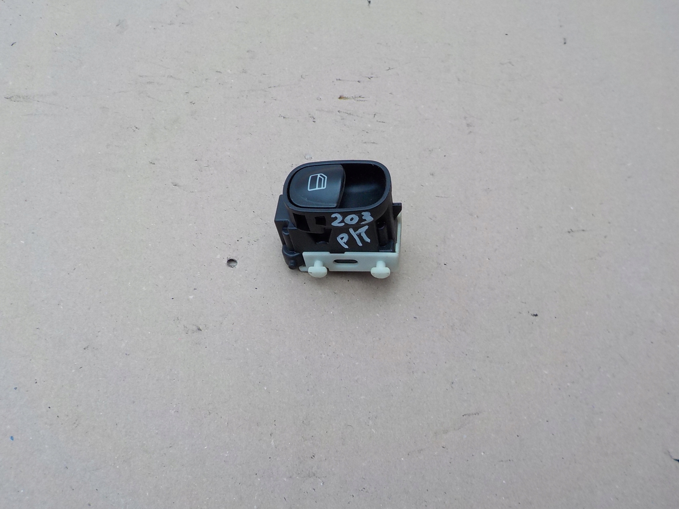 switch windows mercedes w203 A2038200210