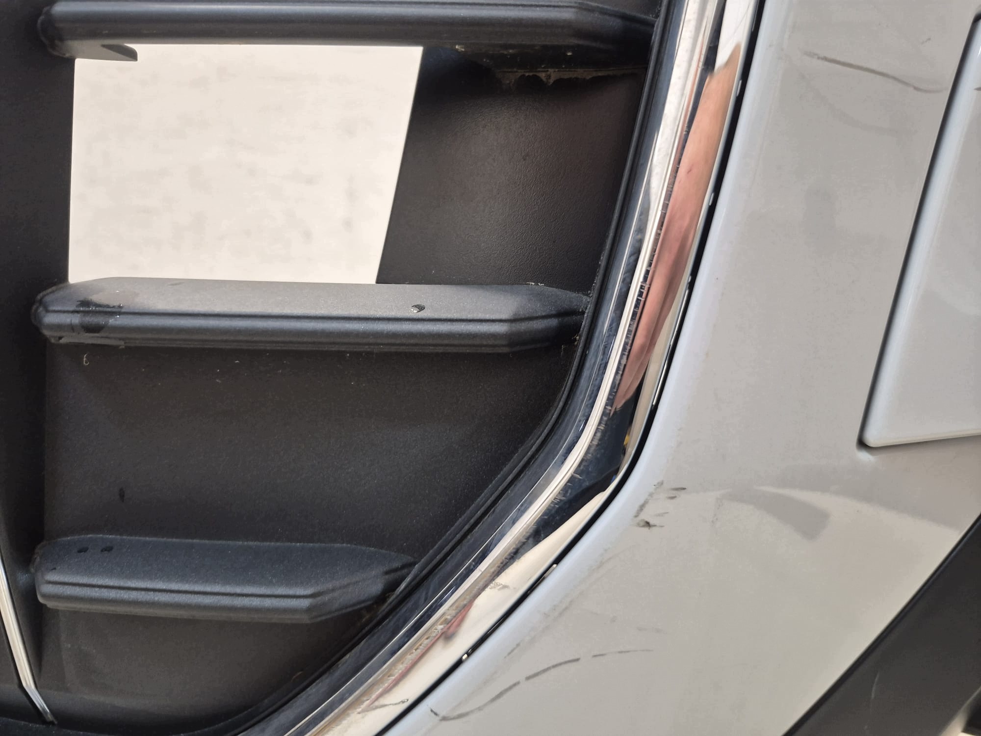 AUDI Q8 4M8 ZWYKLY 18- bumper front front grill grid PDC 4M8807437