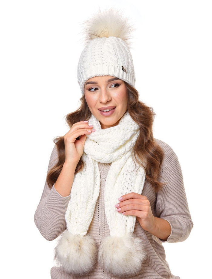 Dámský komplet čepice s bambulí a zimní šálou K2