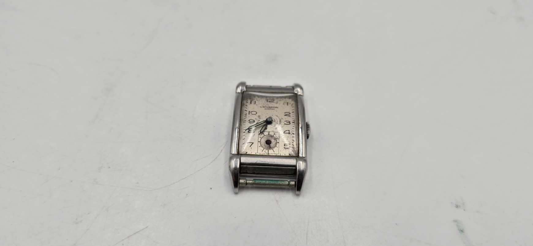 ZEGAREK NARĘCZNY UNIVERSAL GENEV LATA 30